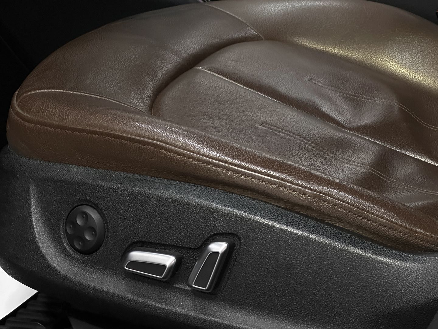 Audi A6, IV (C7) Рестайлинг 1.8 AMT (190 л.с.)