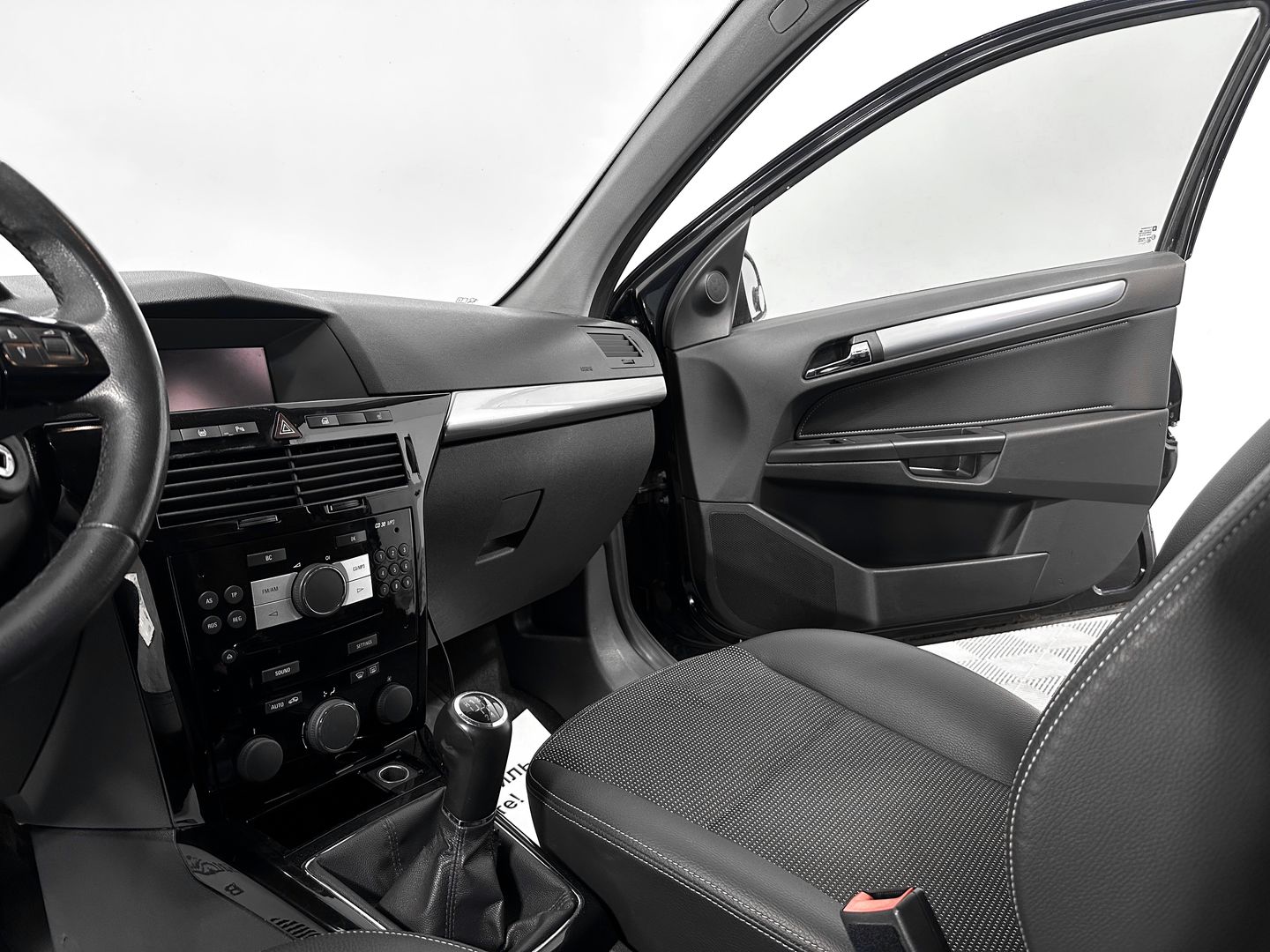 Opel Astra, H Рестайлинг 1.8 MT (140 л.с.)