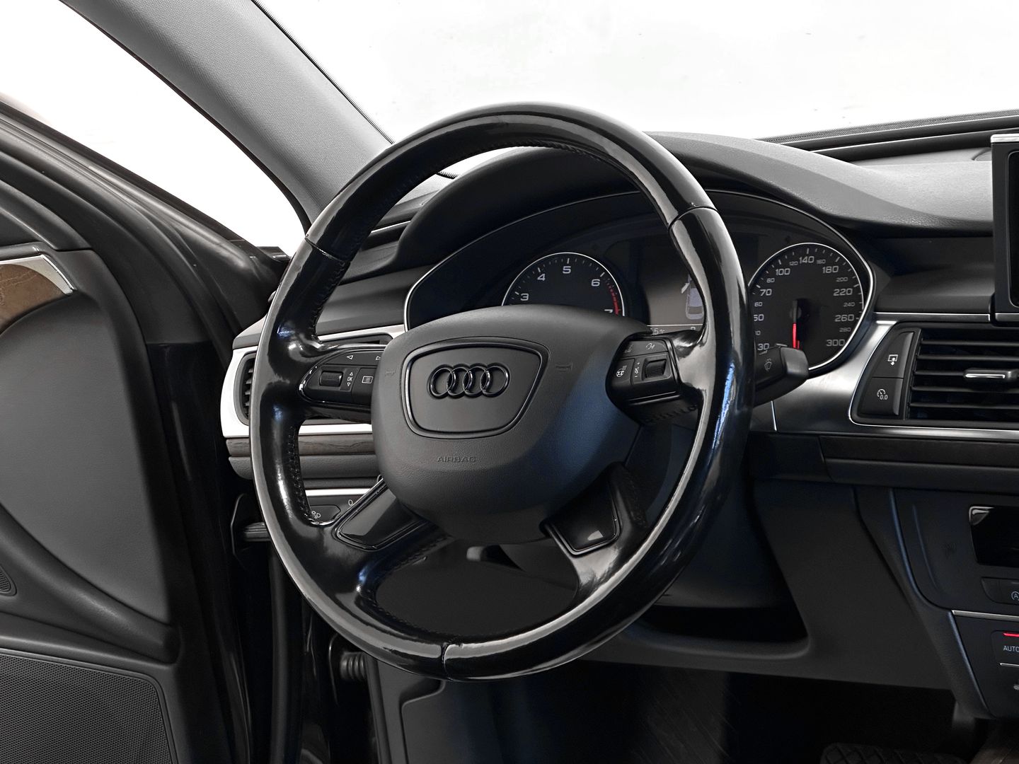 Audi A6, IV (C7) Рестайлинг 1.8 AMT (190 л.с.)