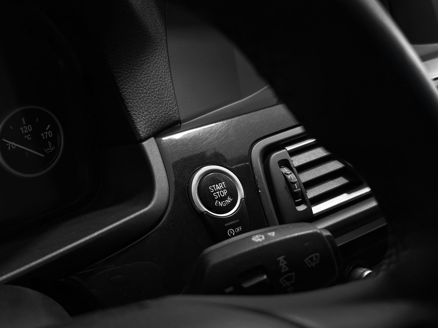 BMW 5 серии, VI (F10/F11/F07) 528i 2.0 AT (245 л.с.)