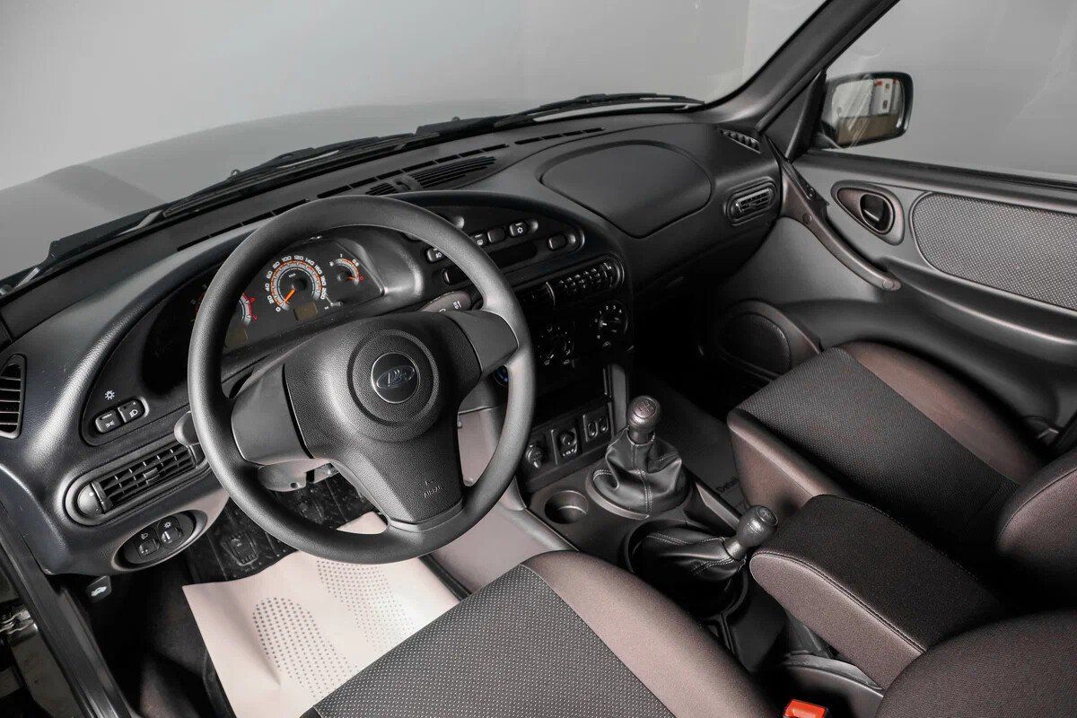 LADA (ВАЗ) Niva, I Рестайлинг (Travel) 1.7 MT (80 л.с.) 4WD