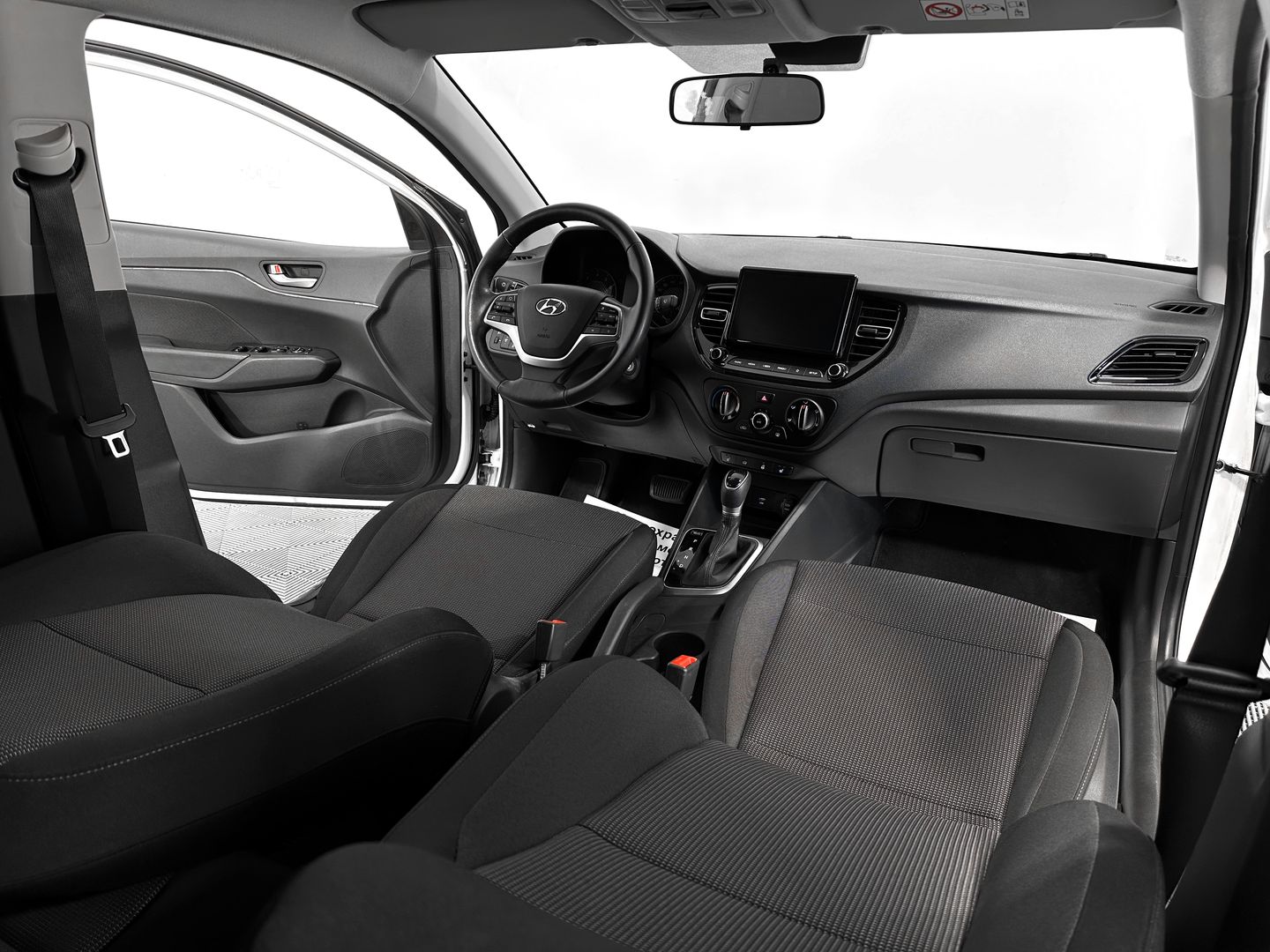 Hyundai Solaris, II Рестайлинг 1.6 AT (123 л.с.)