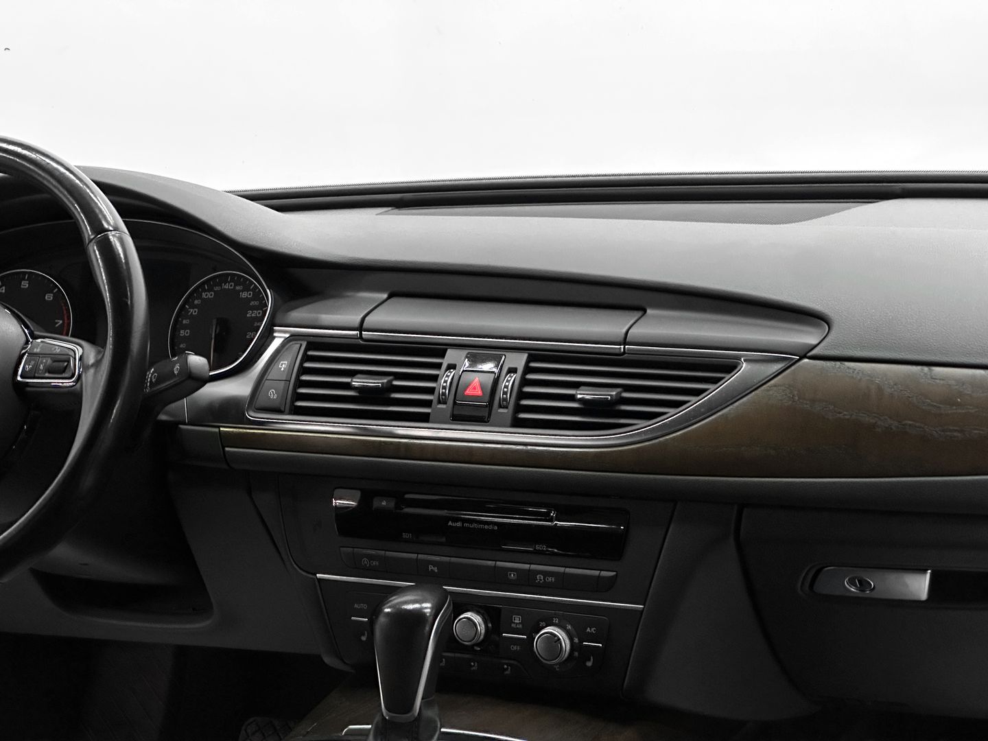 Audi A6, IV (C7) Рестайлинг 1.8 AMT (190 л.с.)