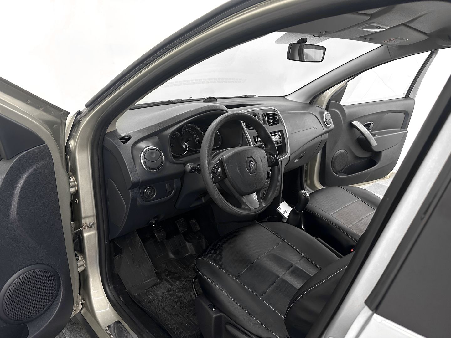 Renault Sandero, II Stepway 1.6 MT (113 л.с.)