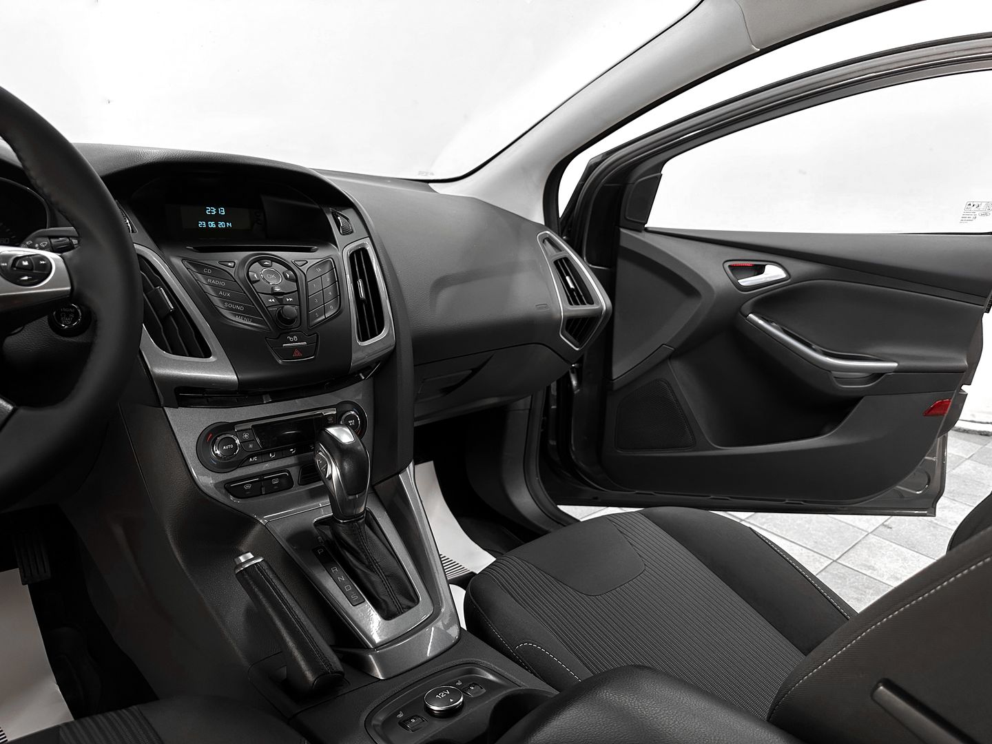 Ford Focus, III 1.6 AMT (125 л.с.)