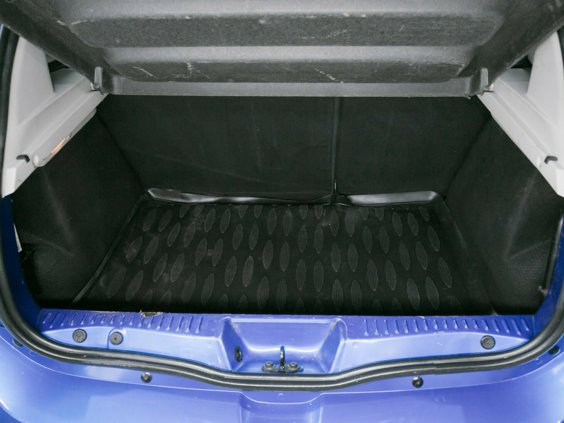 Renault Sandero, II Stepway 1.6 MT (82 л.с.)