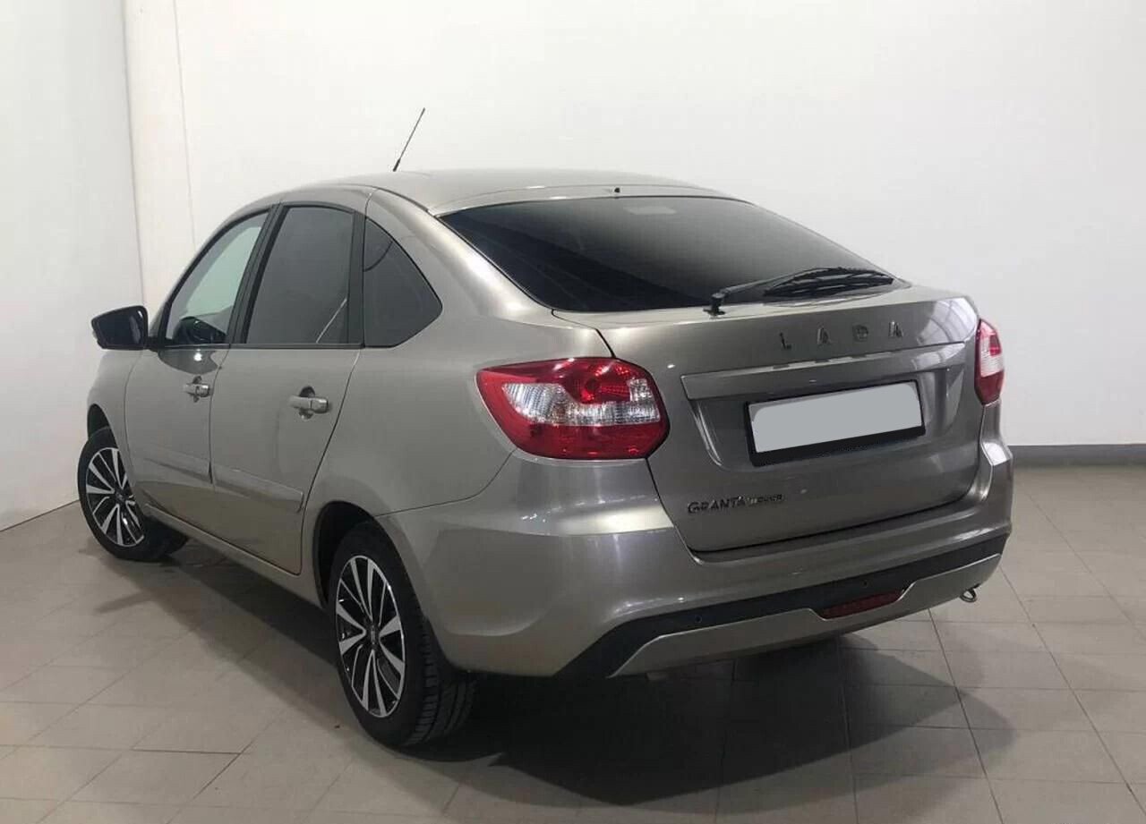 LADA (ВАЗ) Granta, I Рестайлинг 1.6 MT (106 л.с.)