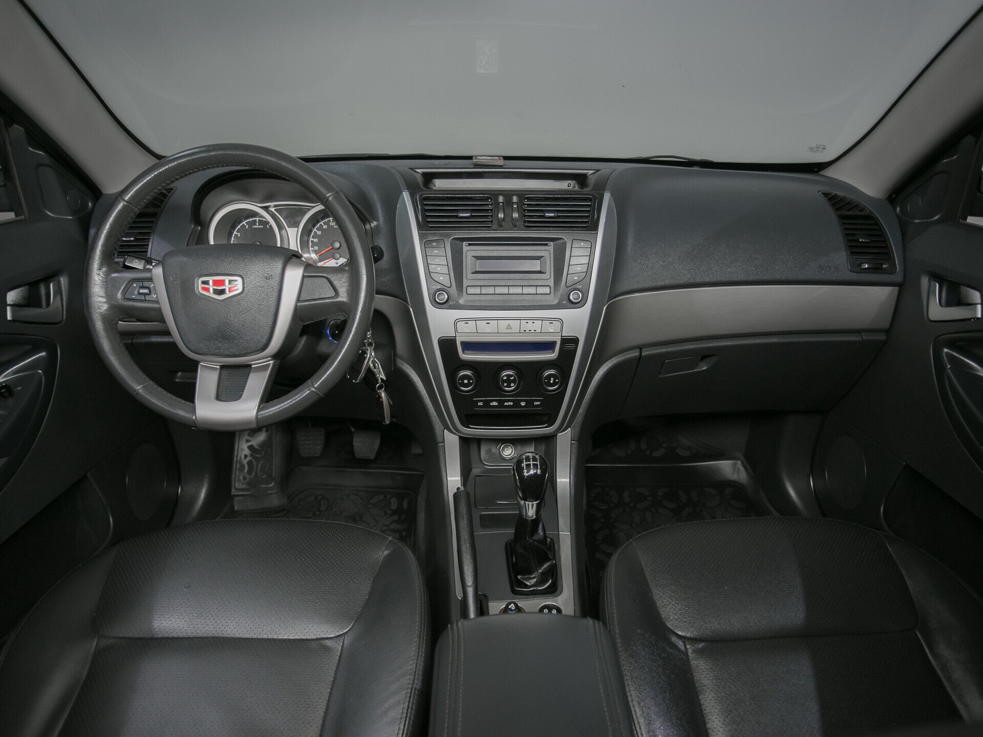 Geely Emgrand X7, I 2.0 MT (139 л.с.)