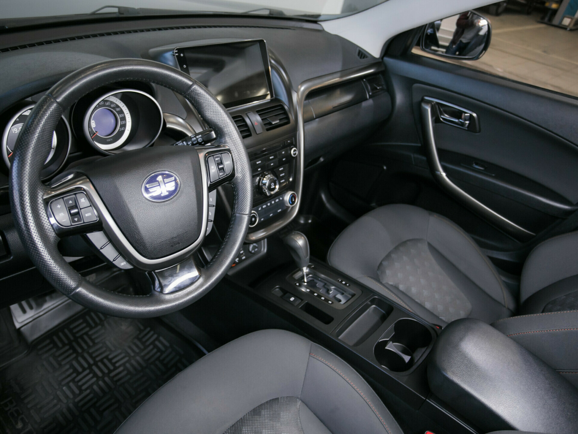 FAW Besturn X80, I 2.0 AT (142 л.с.)