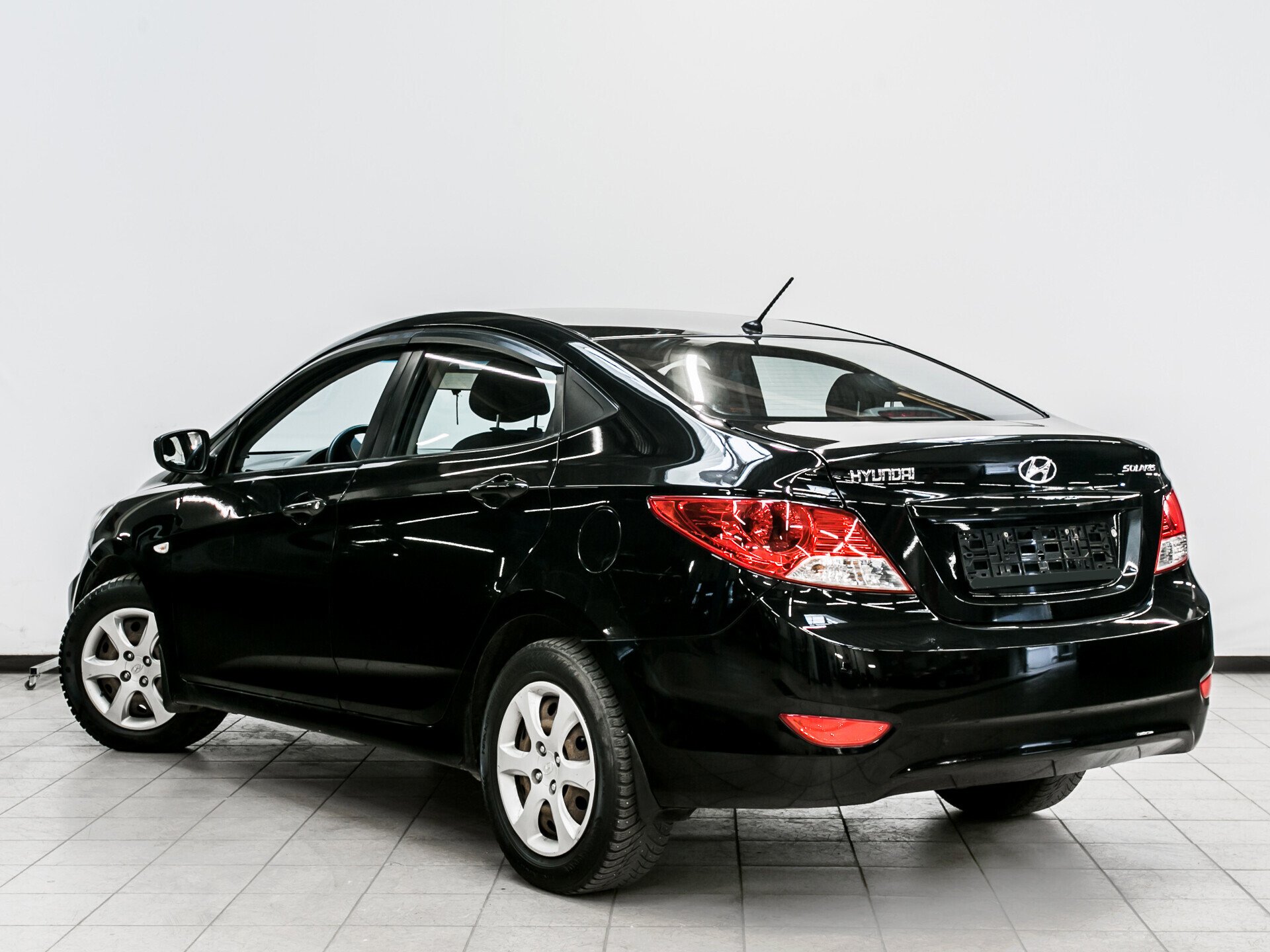 Hyundai Solaris, I 1.4 MT (107 л.с.)