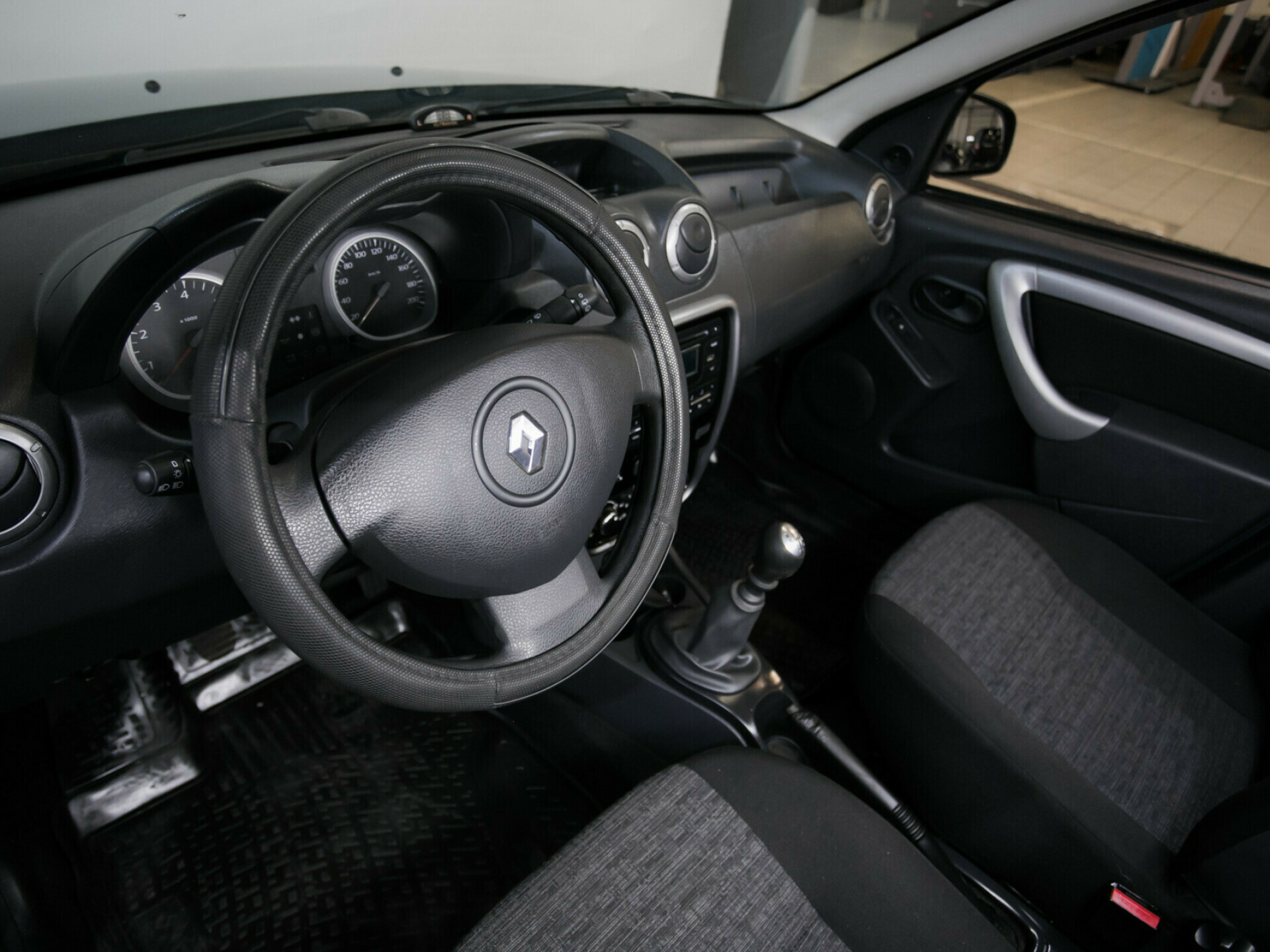 Renault Duster, I 2.0 MT (135 л.с.) 4WD