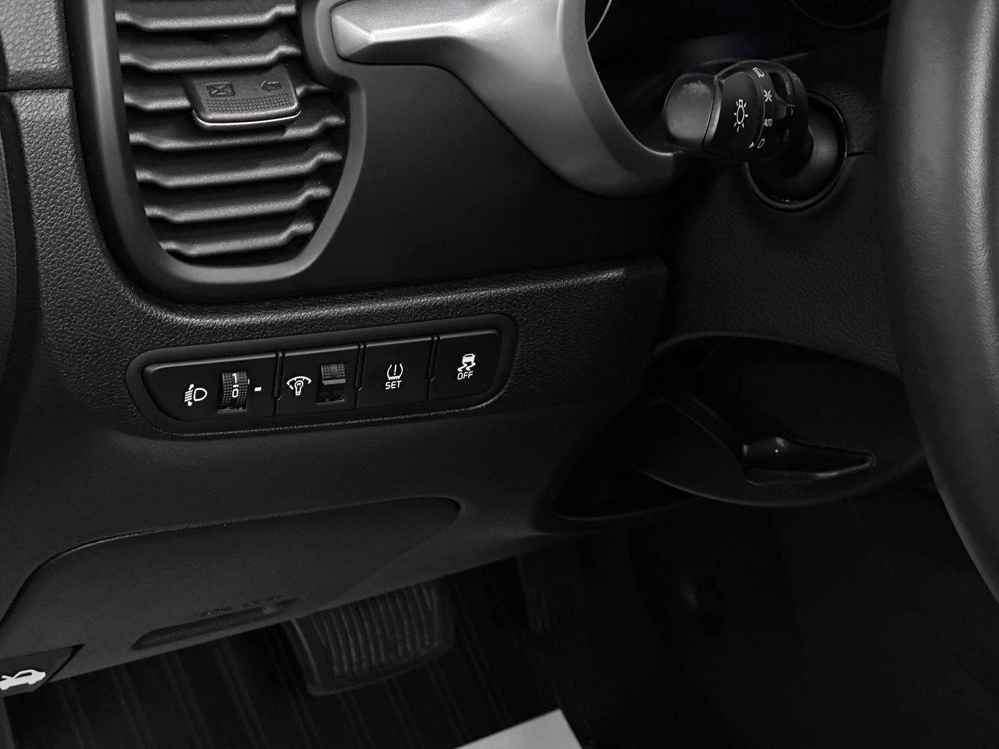 Kia Rio, IV Рестайлинг X 1.6 AT (123 л.с.)