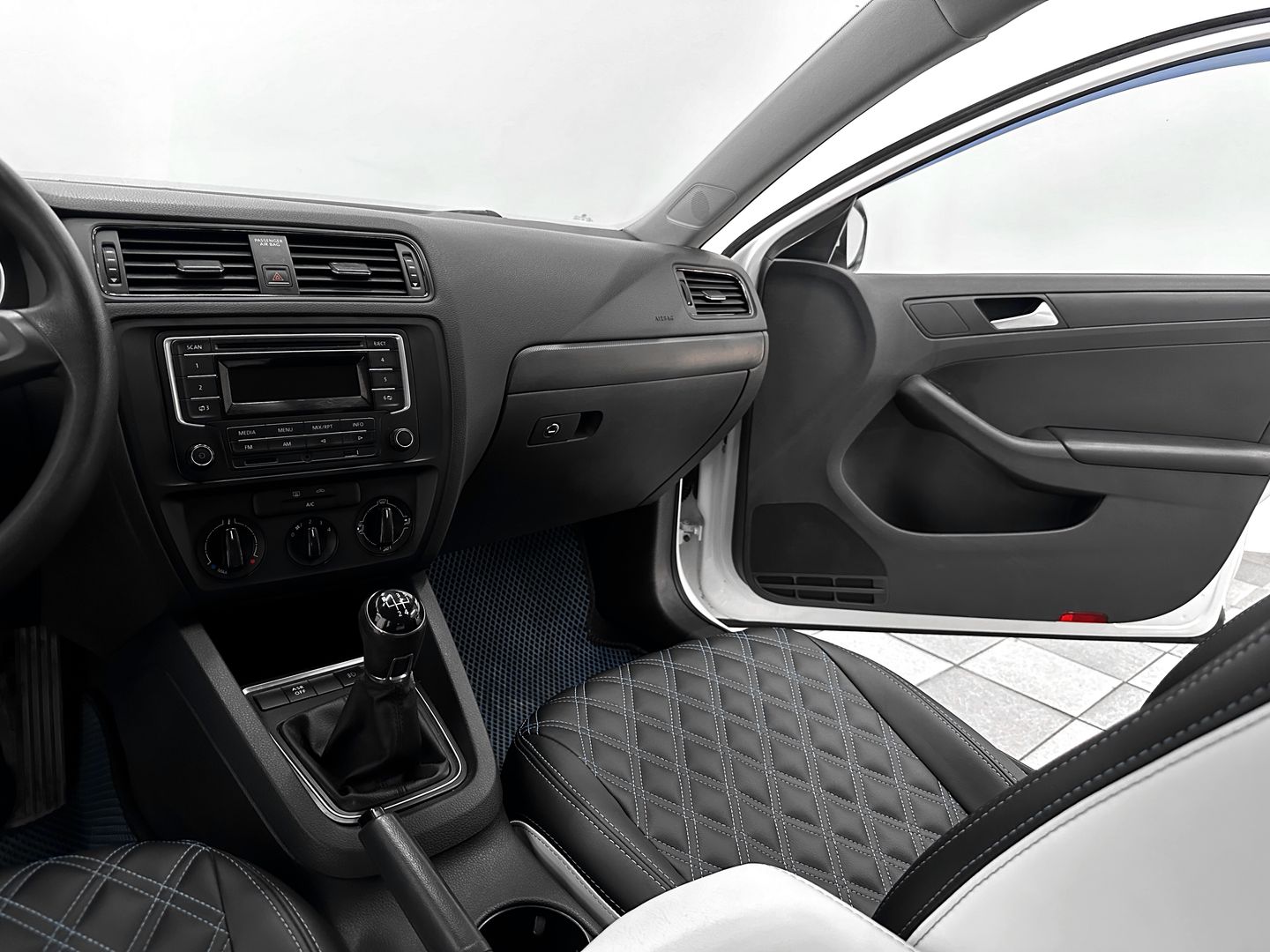 Volkswagen Jetta, VI Рестайлинг 1.6 MT (85 л.с.)