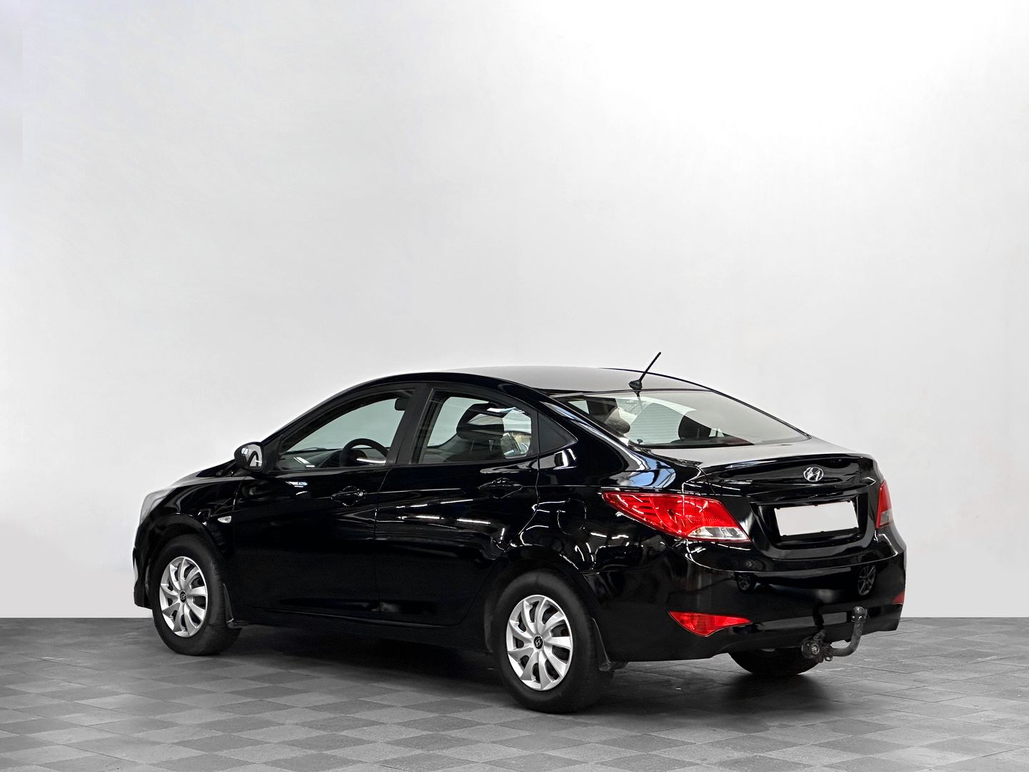 Hyundai Solaris, I Рестайлинг 1.4 MT (107 л.с.)