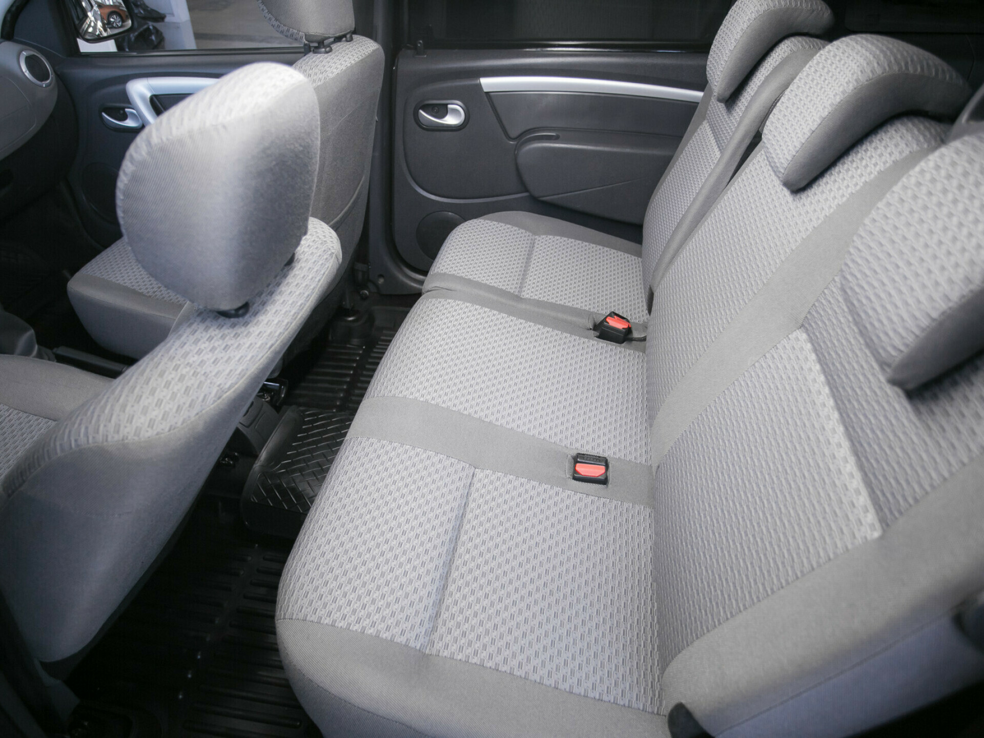 LADA (ВАЗ) Largus, I 1.6 MT (102 л.с.)