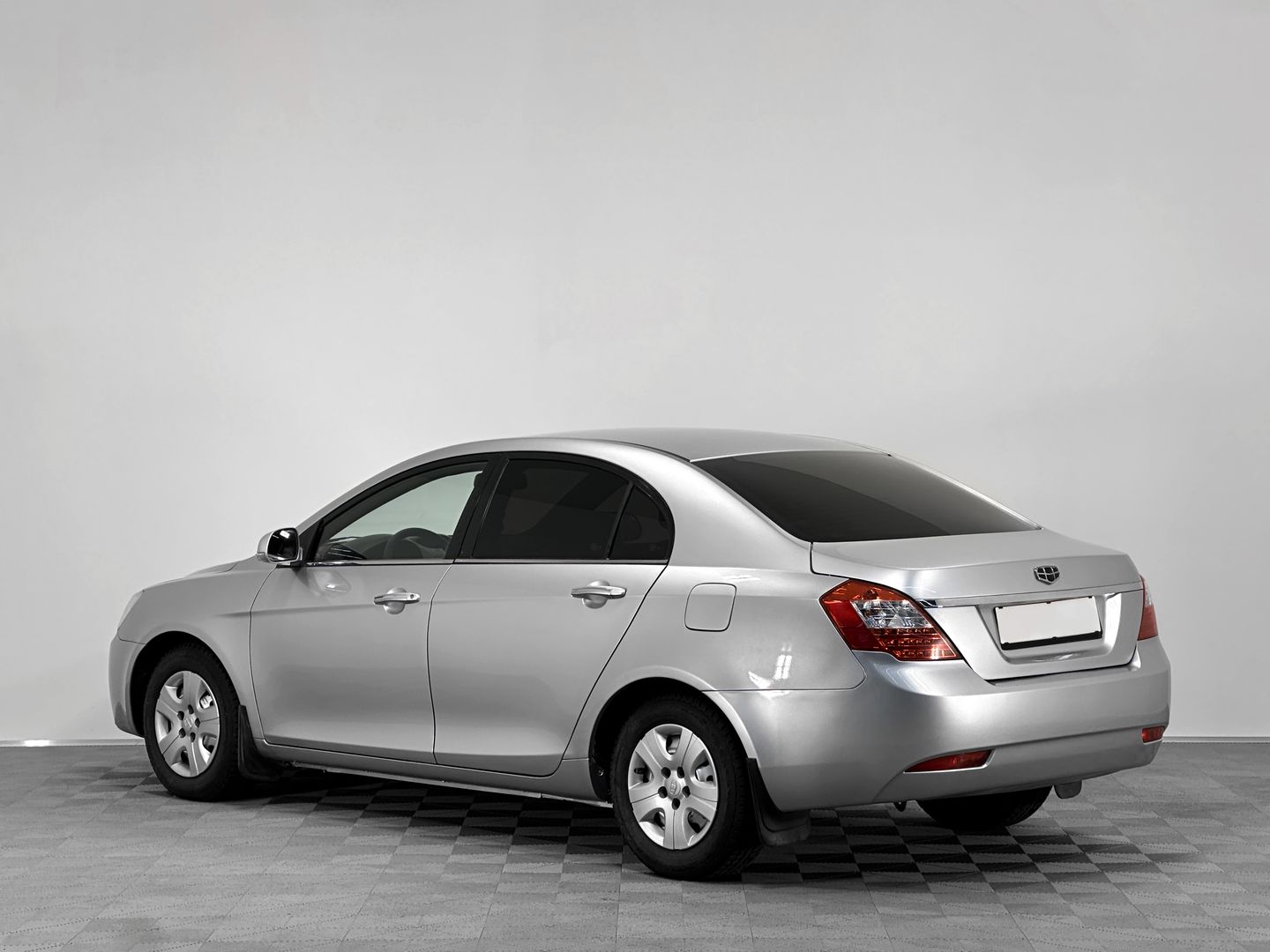 Geely Emgrand EC7 1.5 MT (98 л.с.)