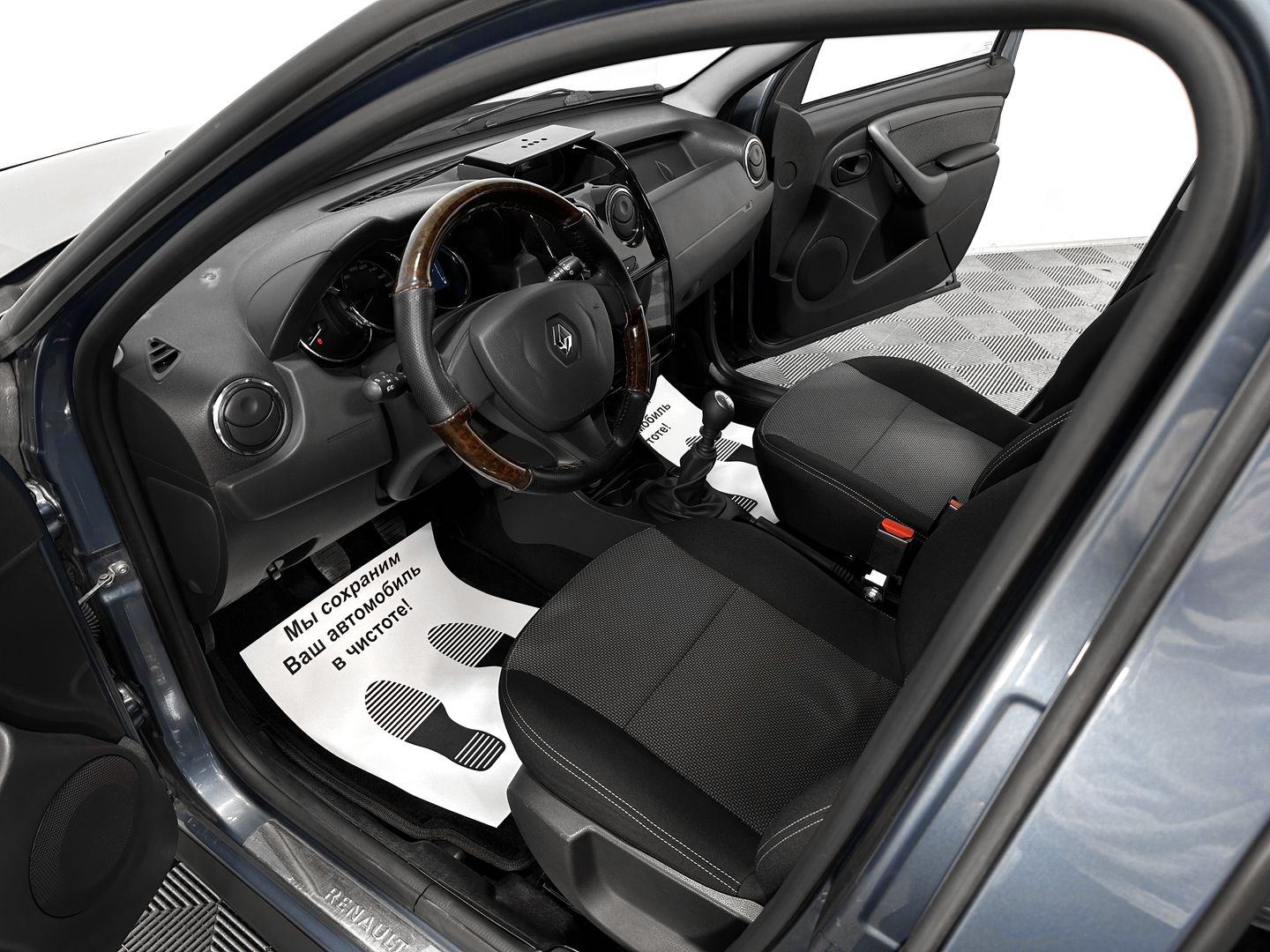 Renault Duster, I Рестайлинг 1.6 MT (114 л.с.) 4WD