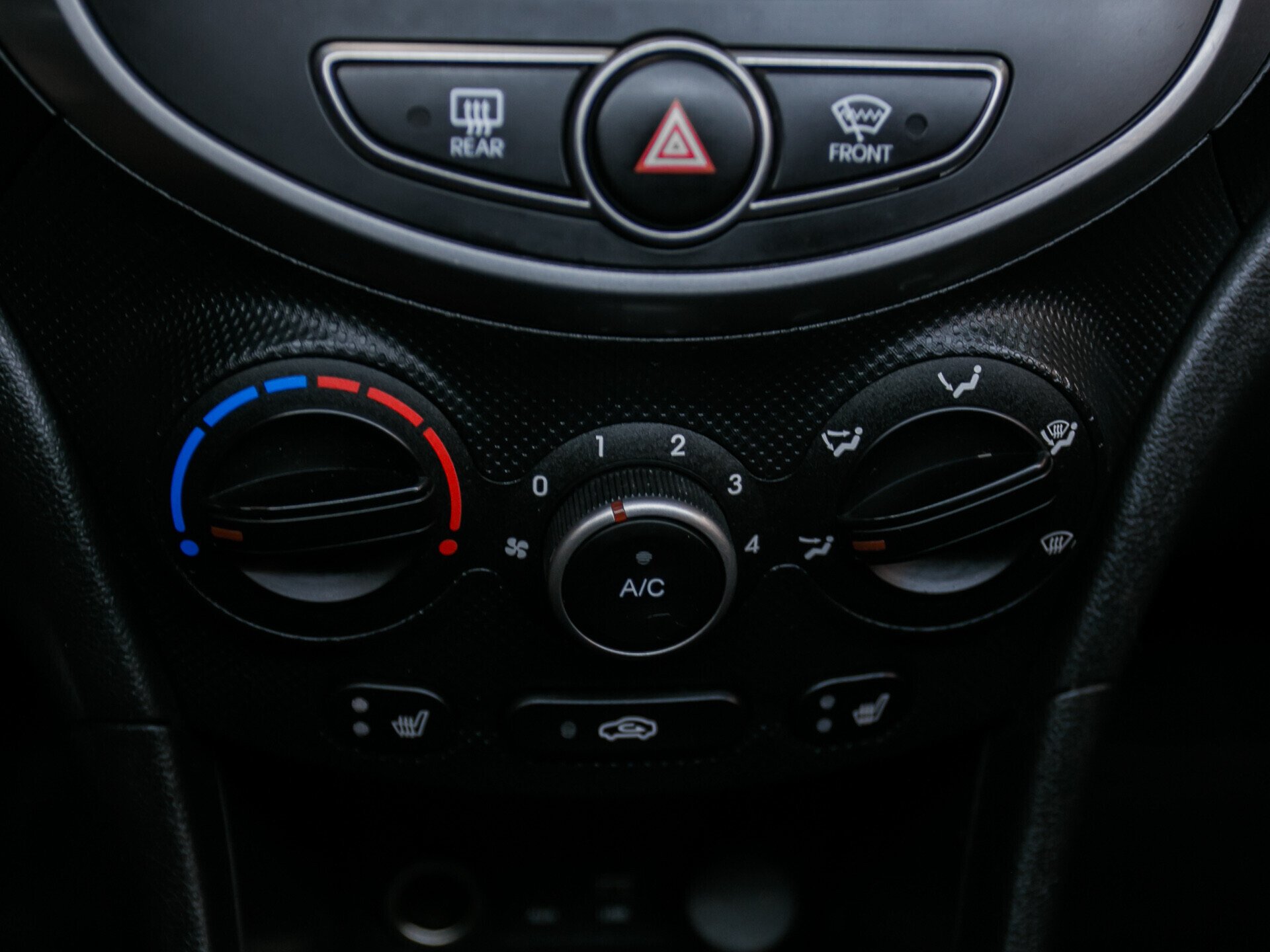 Hyundai Solaris, I Рестайлинг 1.6 AT (123 л.с.)