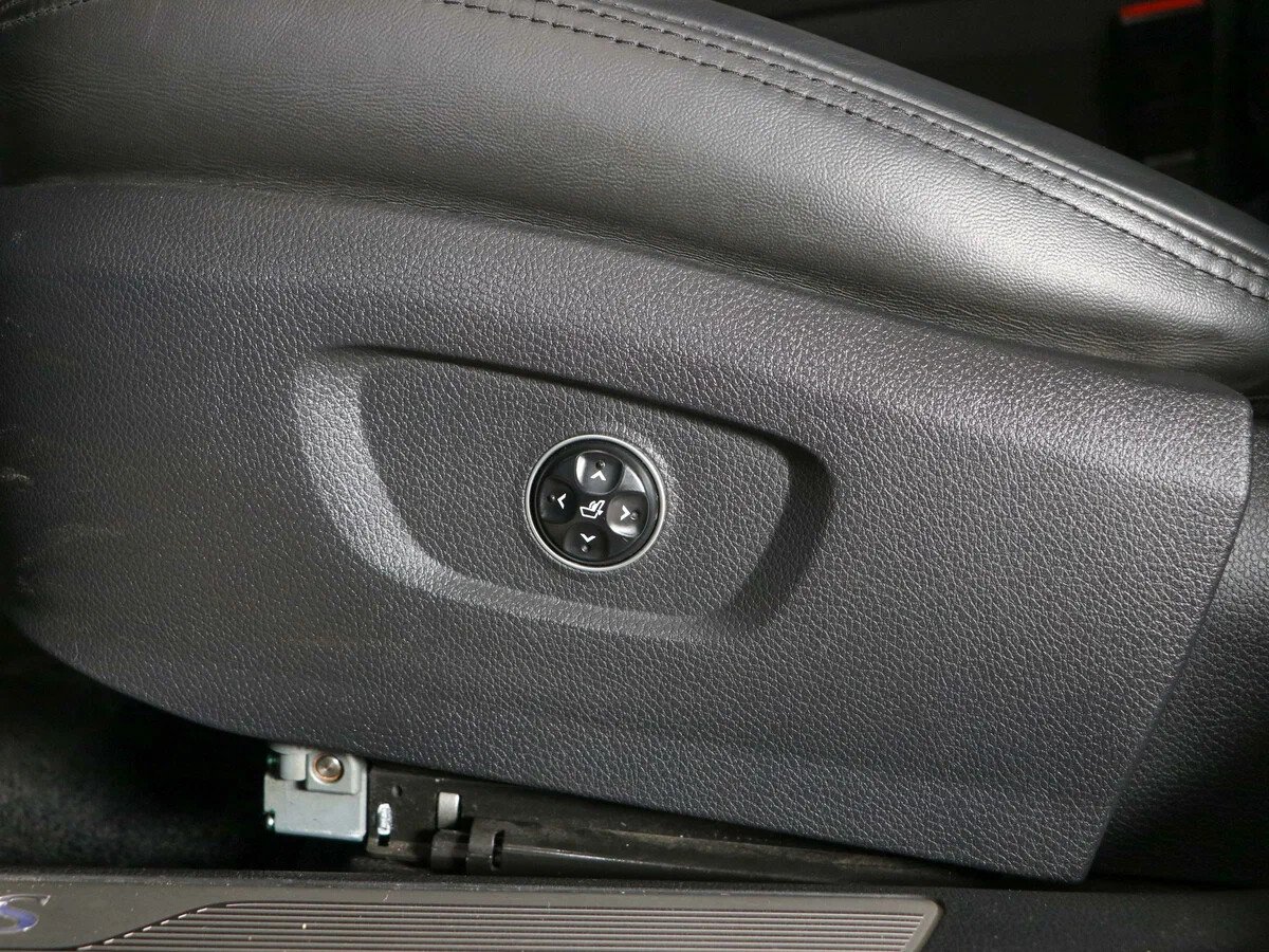 Hyundai Equus, II Рестайлинг 3.8 AT (334 л.с.)