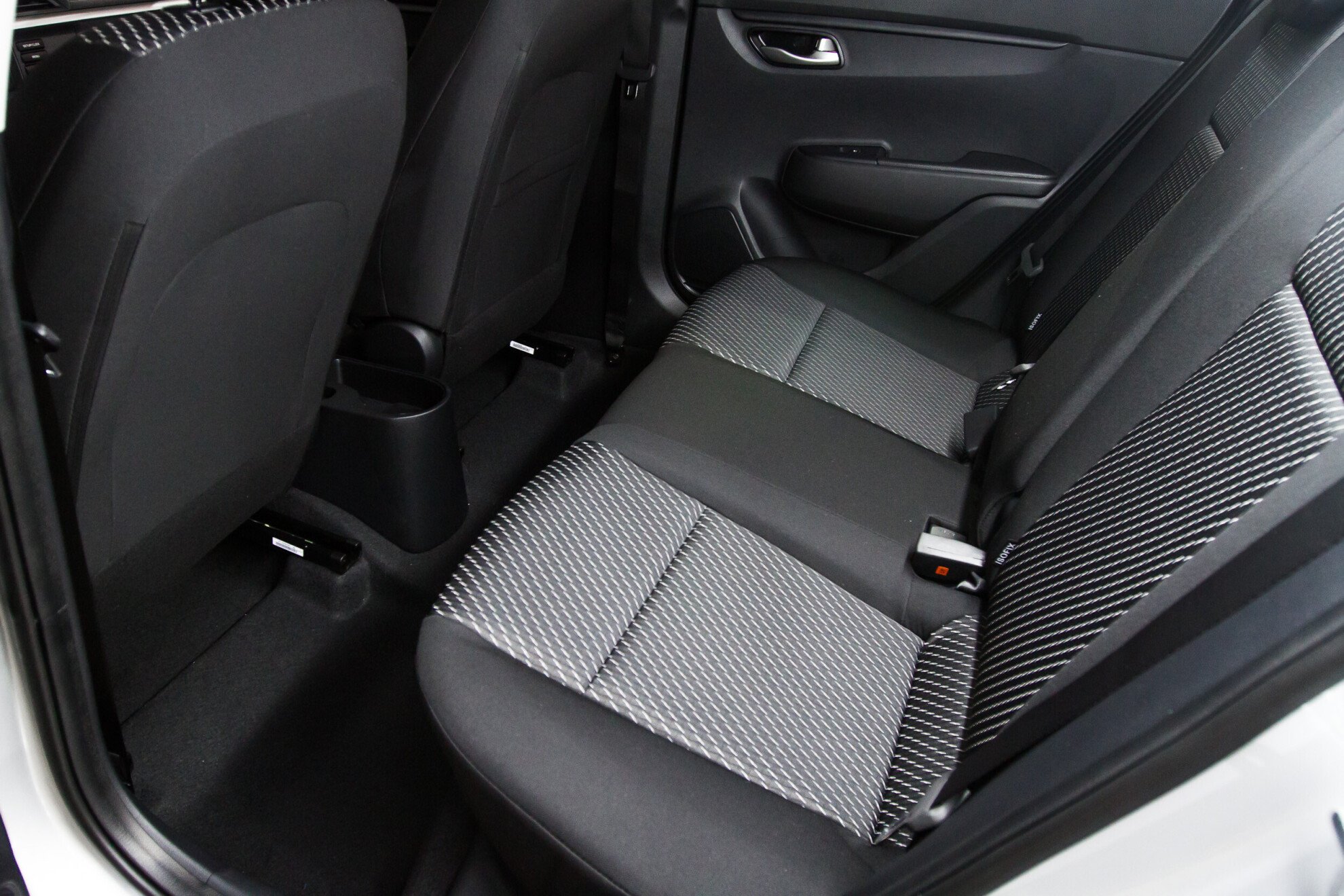 Kia Rio, IV X-Line 1.4 AT (100 л.с.)