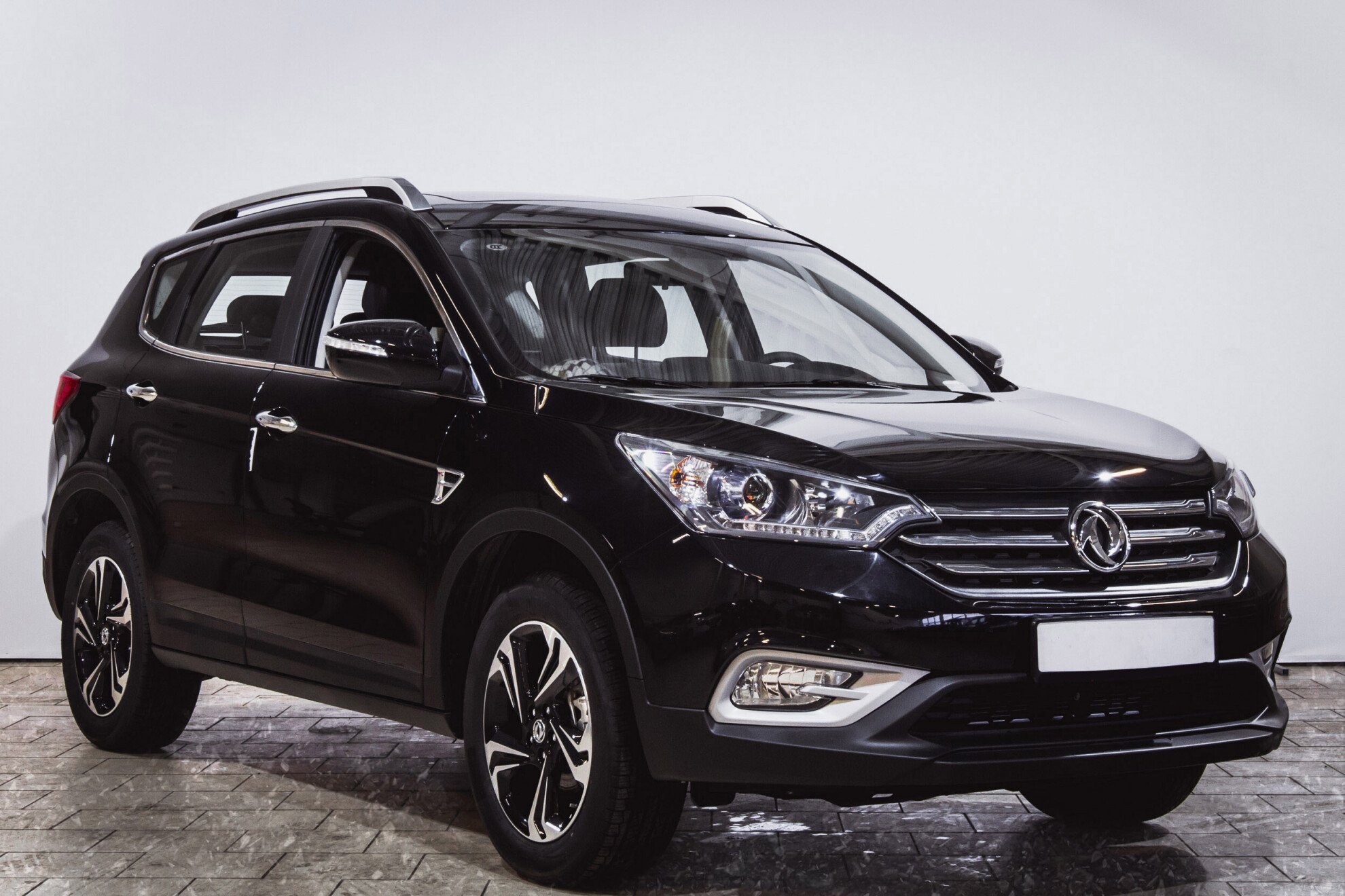 Dongfeng AX7, I 2.0 AT (140 л.с.)