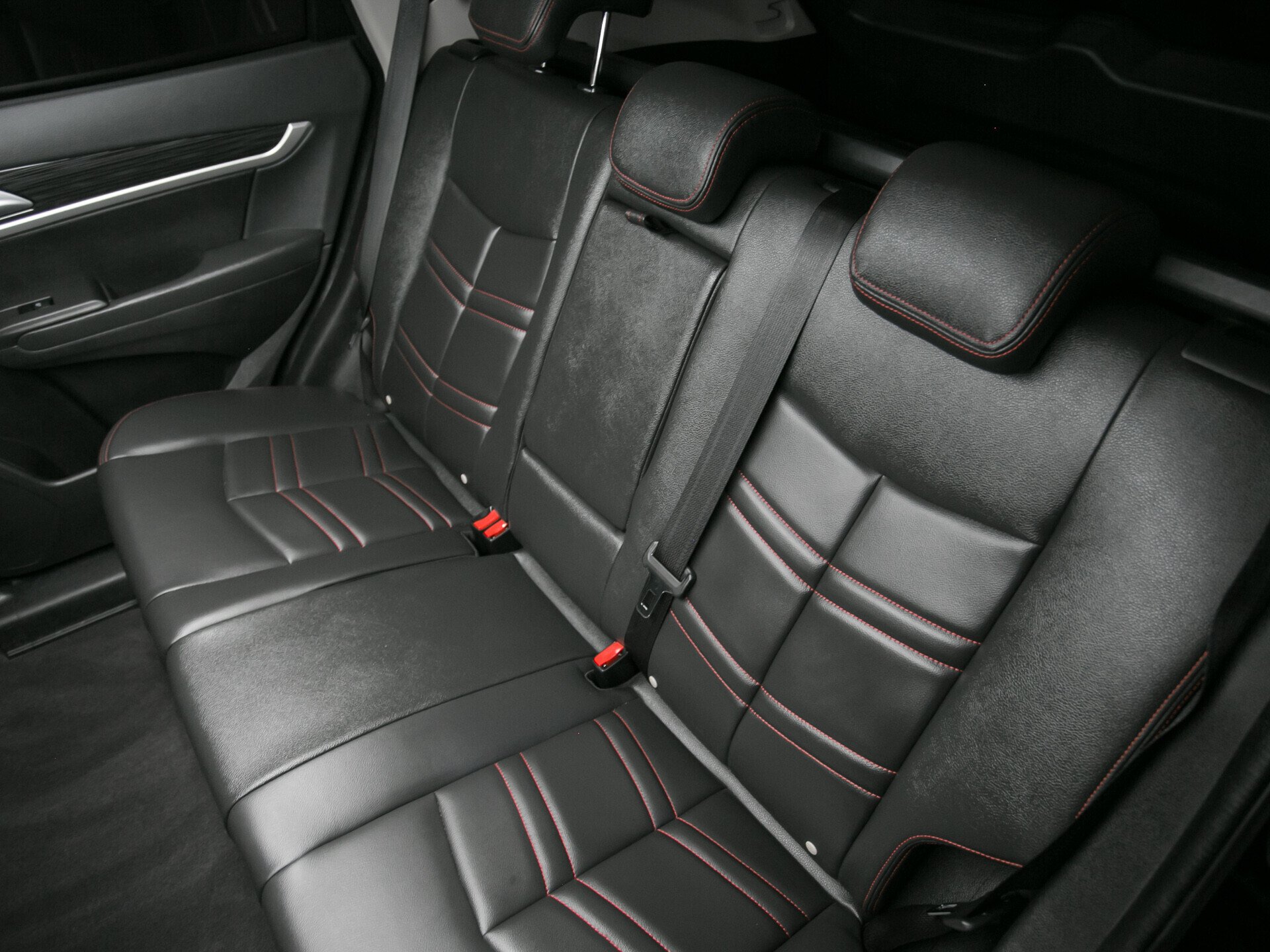 Dongfeng AX7, I 2.0 AT (140 л.с.)