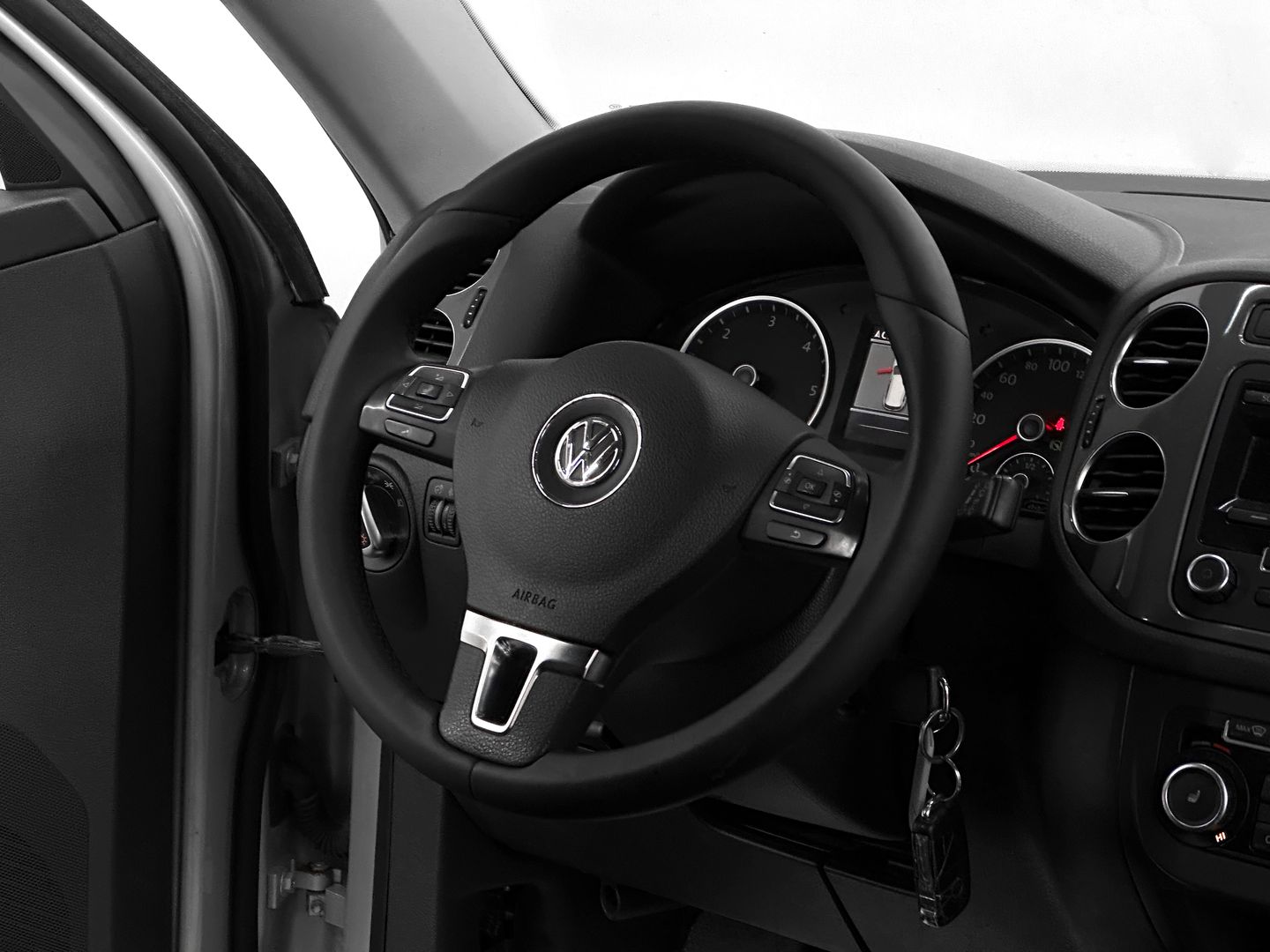 Volkswagen Tiguan, I Рестайлинг 2.0d AT (140 л.с.) 4WD