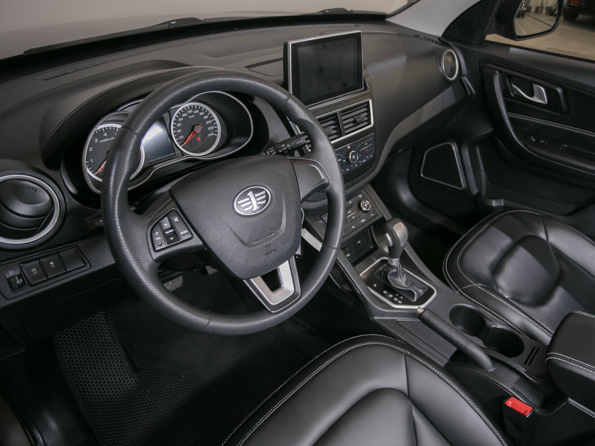 FAW Besturn X40, I 1.6 AT (108 л.с.)