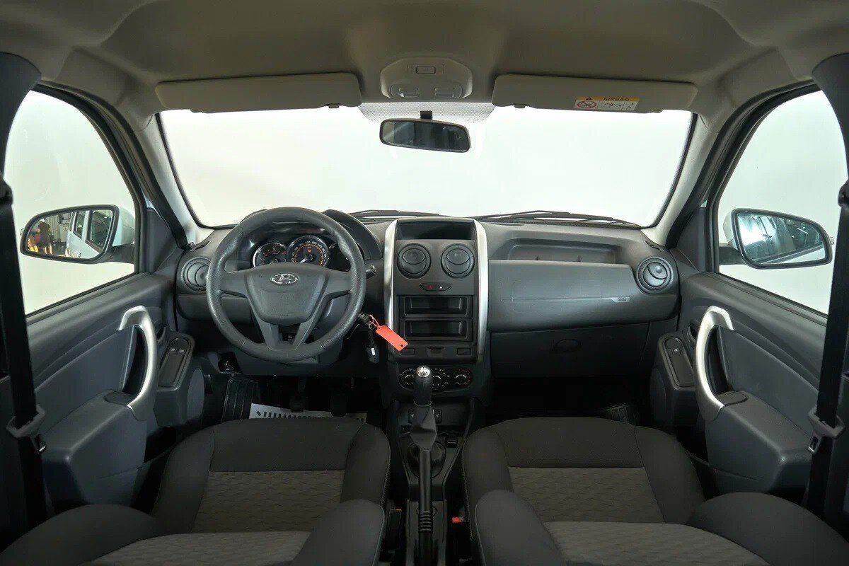 LADA (ВАЗ) Largus, I Рестайлинг 1.6 MT (106 л.с.)