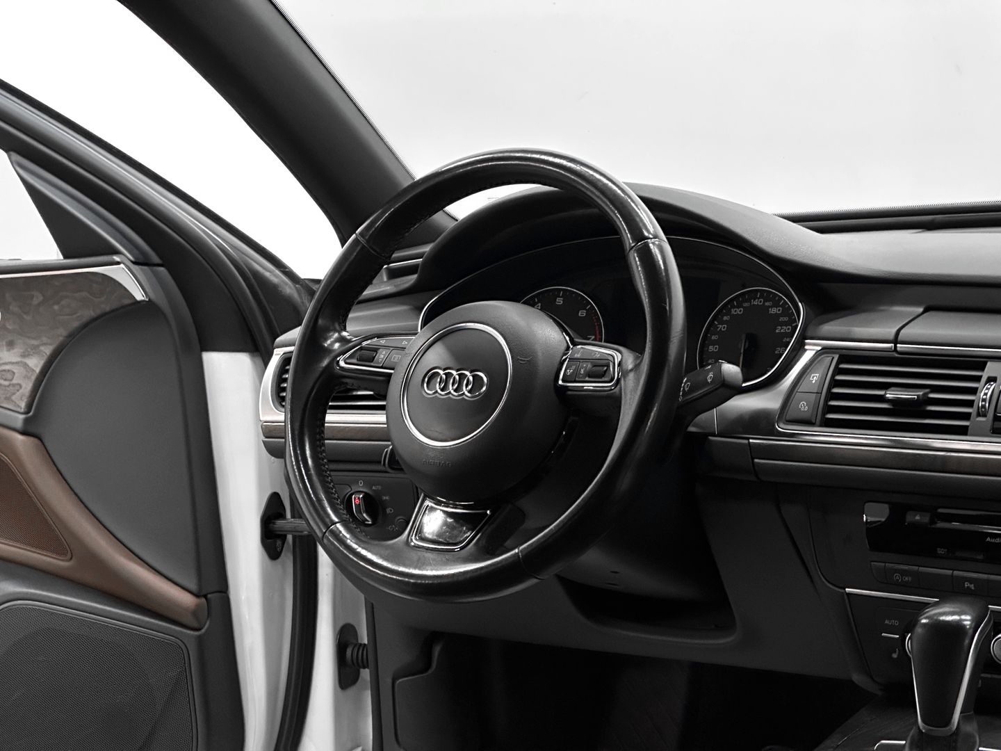 Audi A6, IV (C7) Рестайлинг 1.8 AMT (190 л.с.)