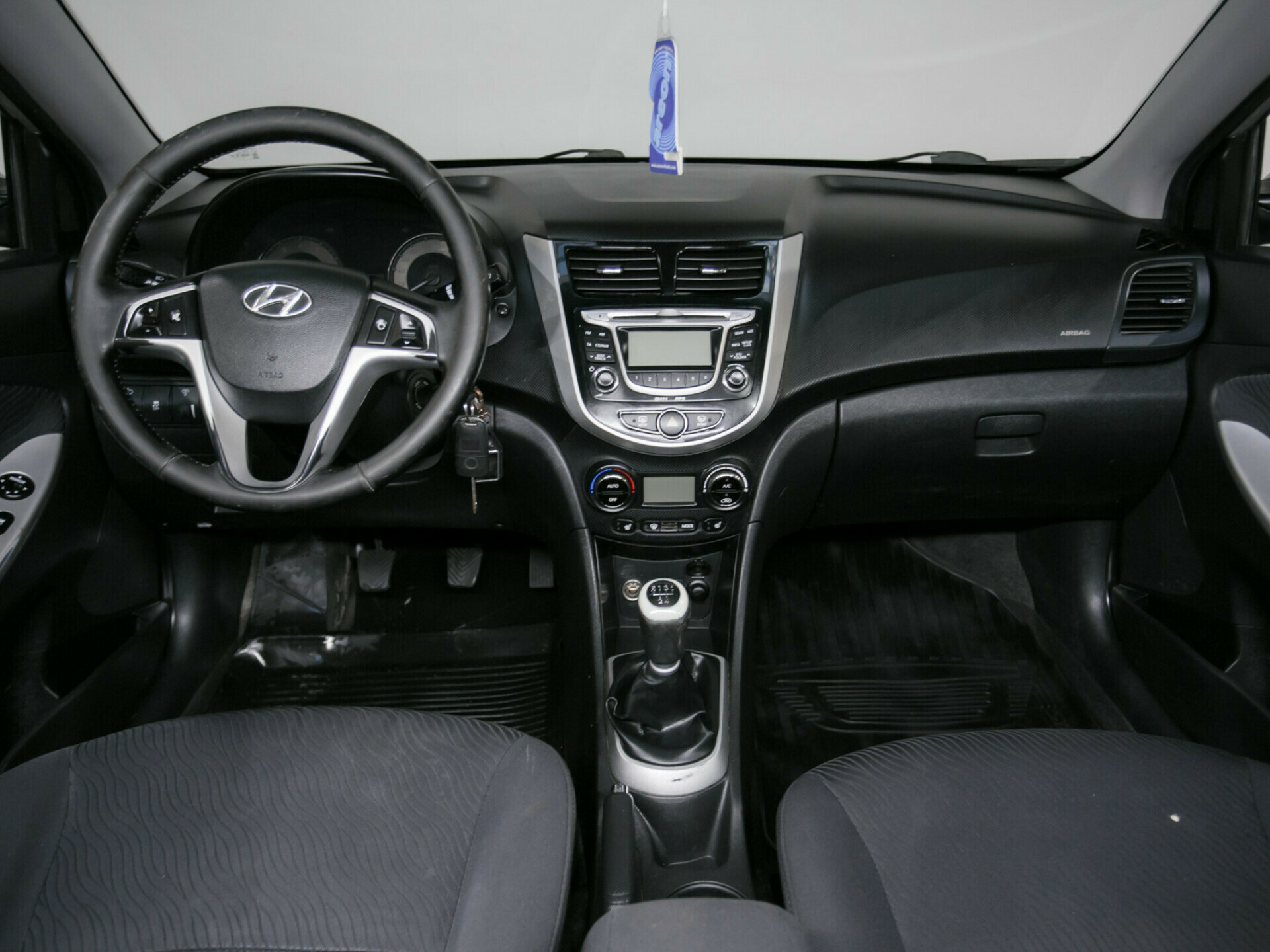 Hyundai Solaris, I 1.6 MT (123 л.с.)