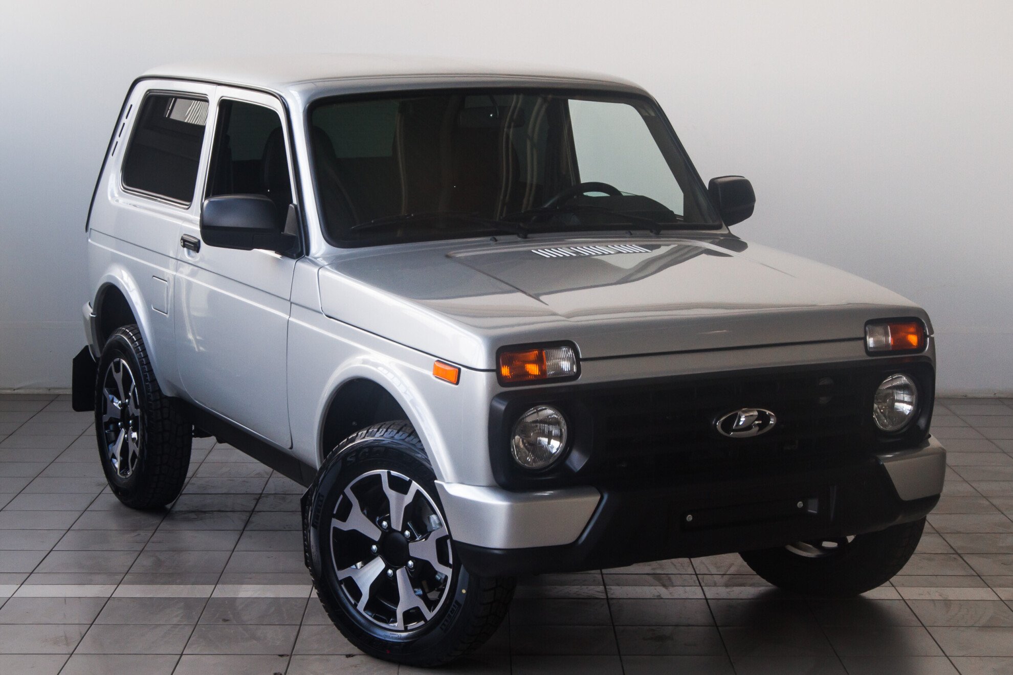 LADA (ВАЗ) 2121 (4x4), I Рестайлинг Urban 1.7 MT (83 л.с.) 4WD