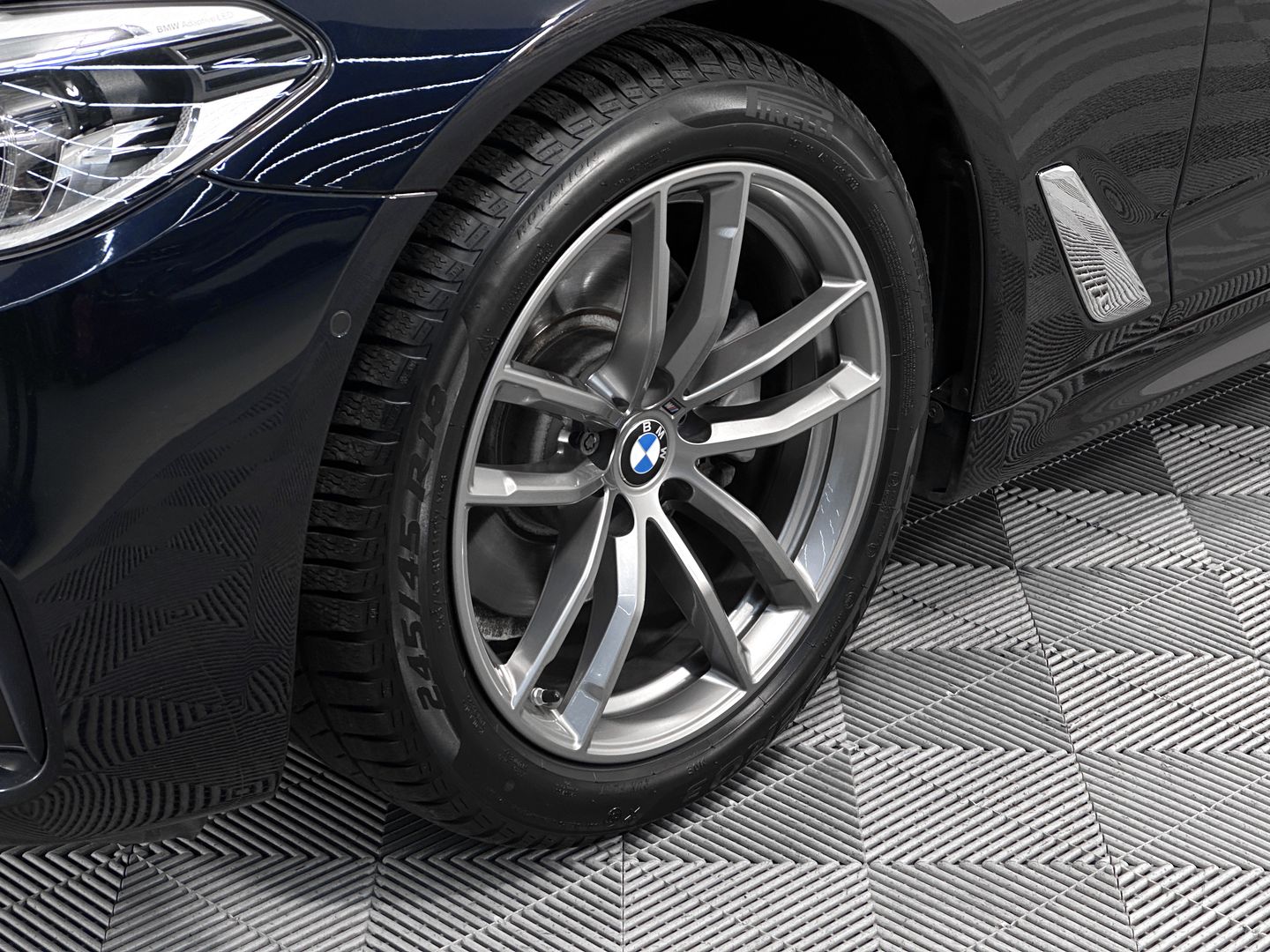 BMW 5 серии, VII (G30/G31) 520d 2.0d AT (190 л.с.)