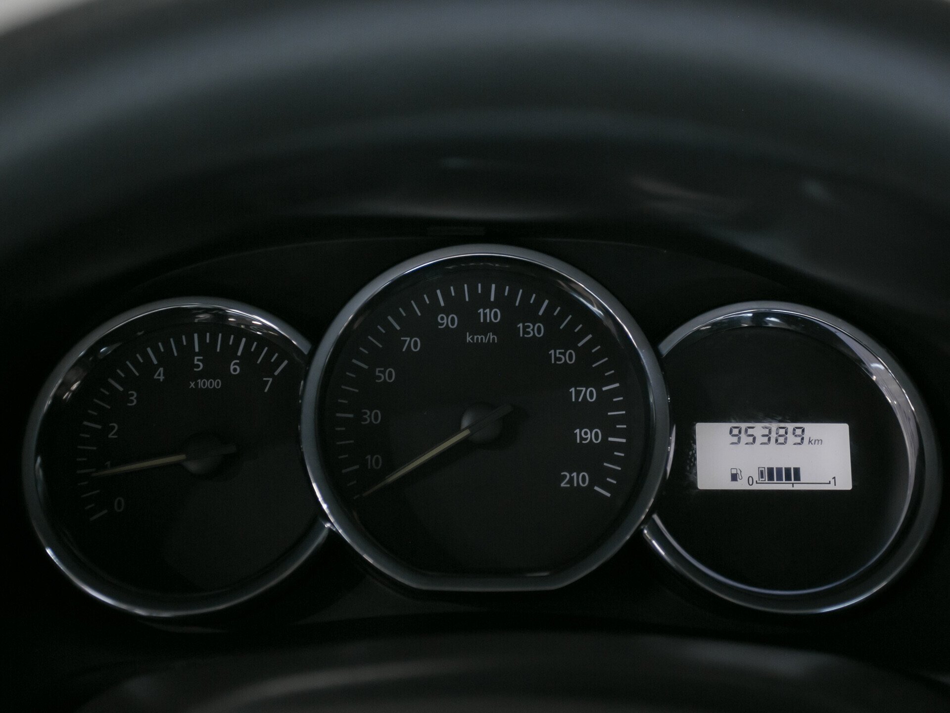 Renault Logan, II 1.6 MT (82 л.с.)