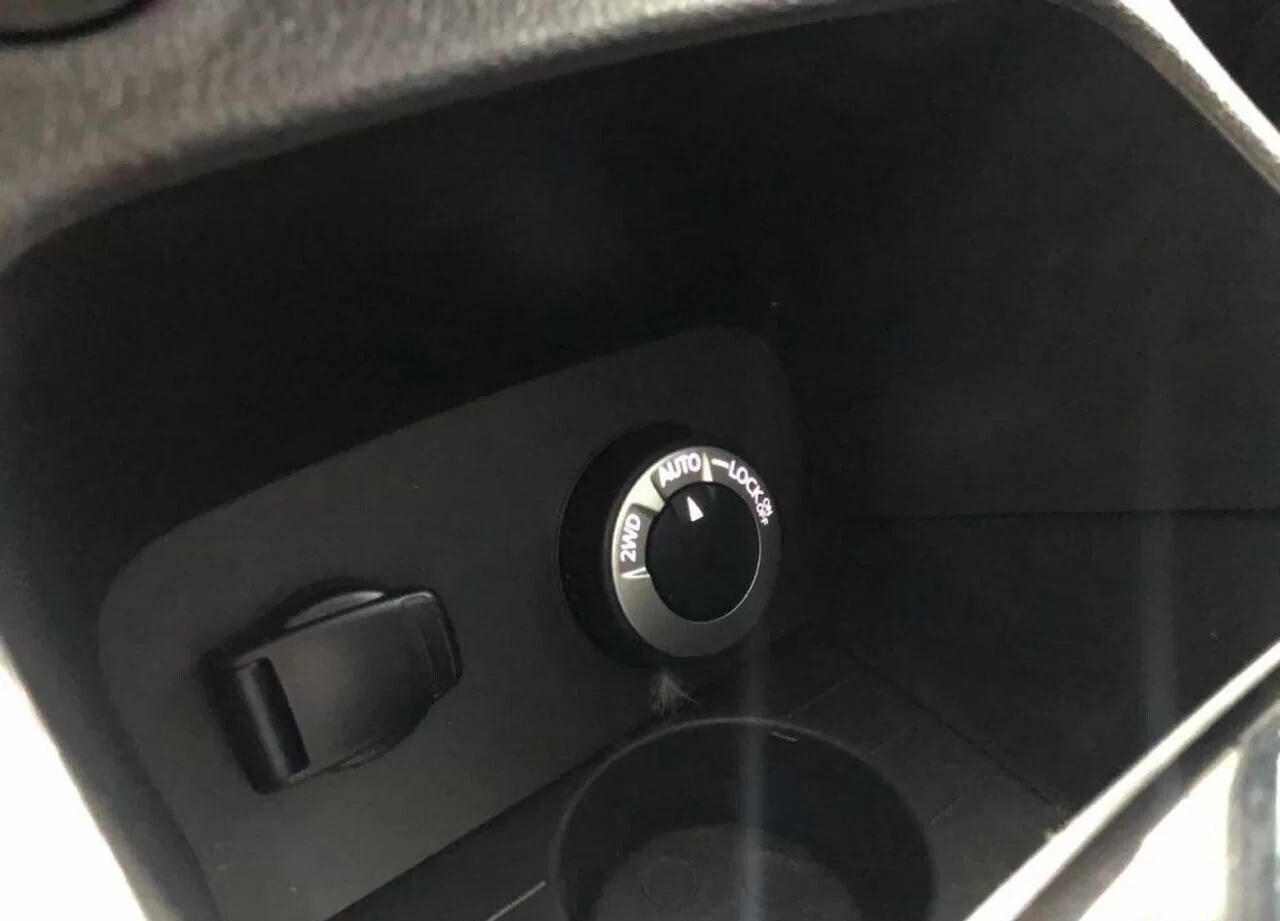 Renault Kaptur, I 2.0 AT (143 л.с.) 4WD