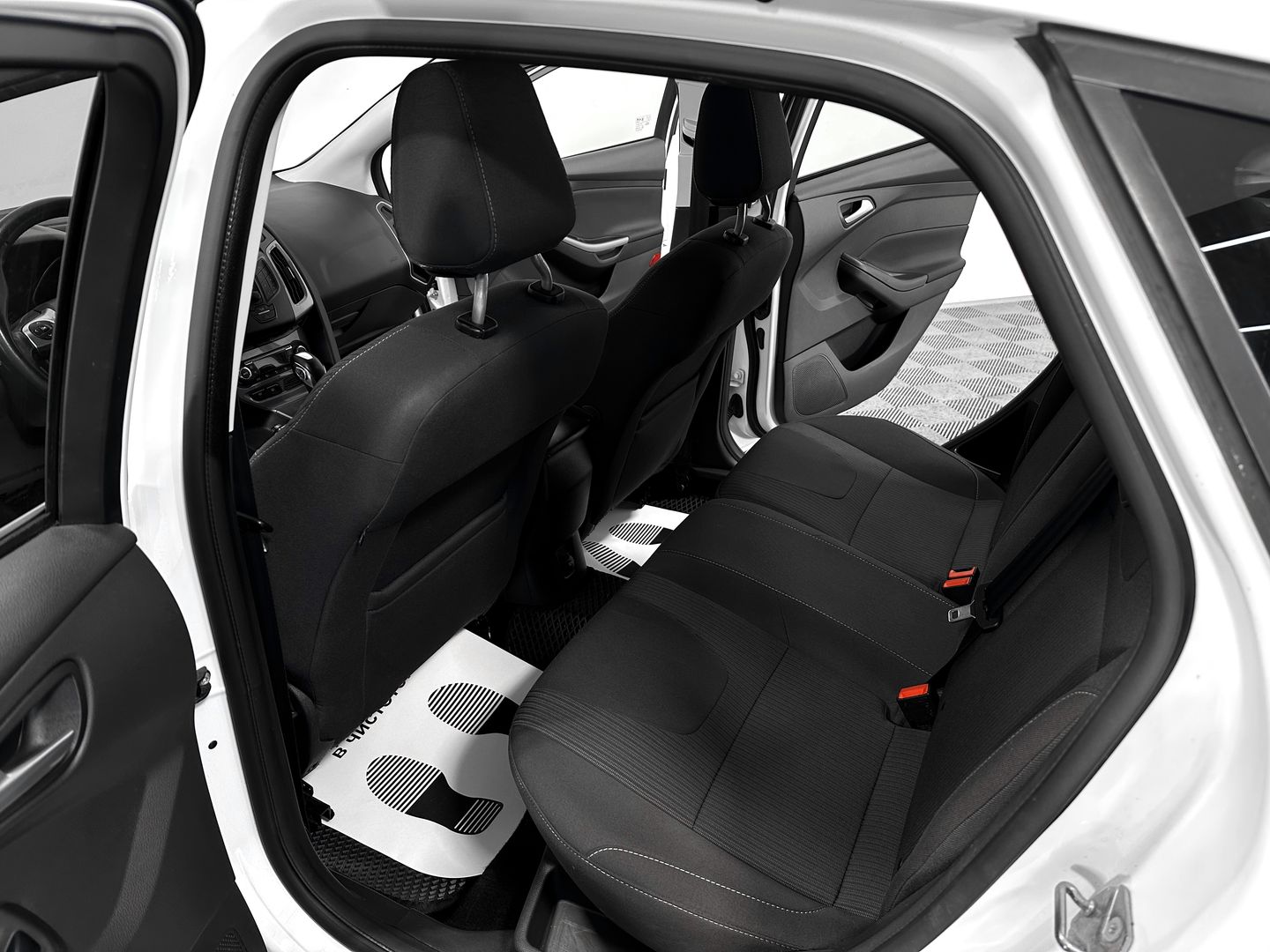 Ford Focus, III 1.6 AMT (125 л.с.)