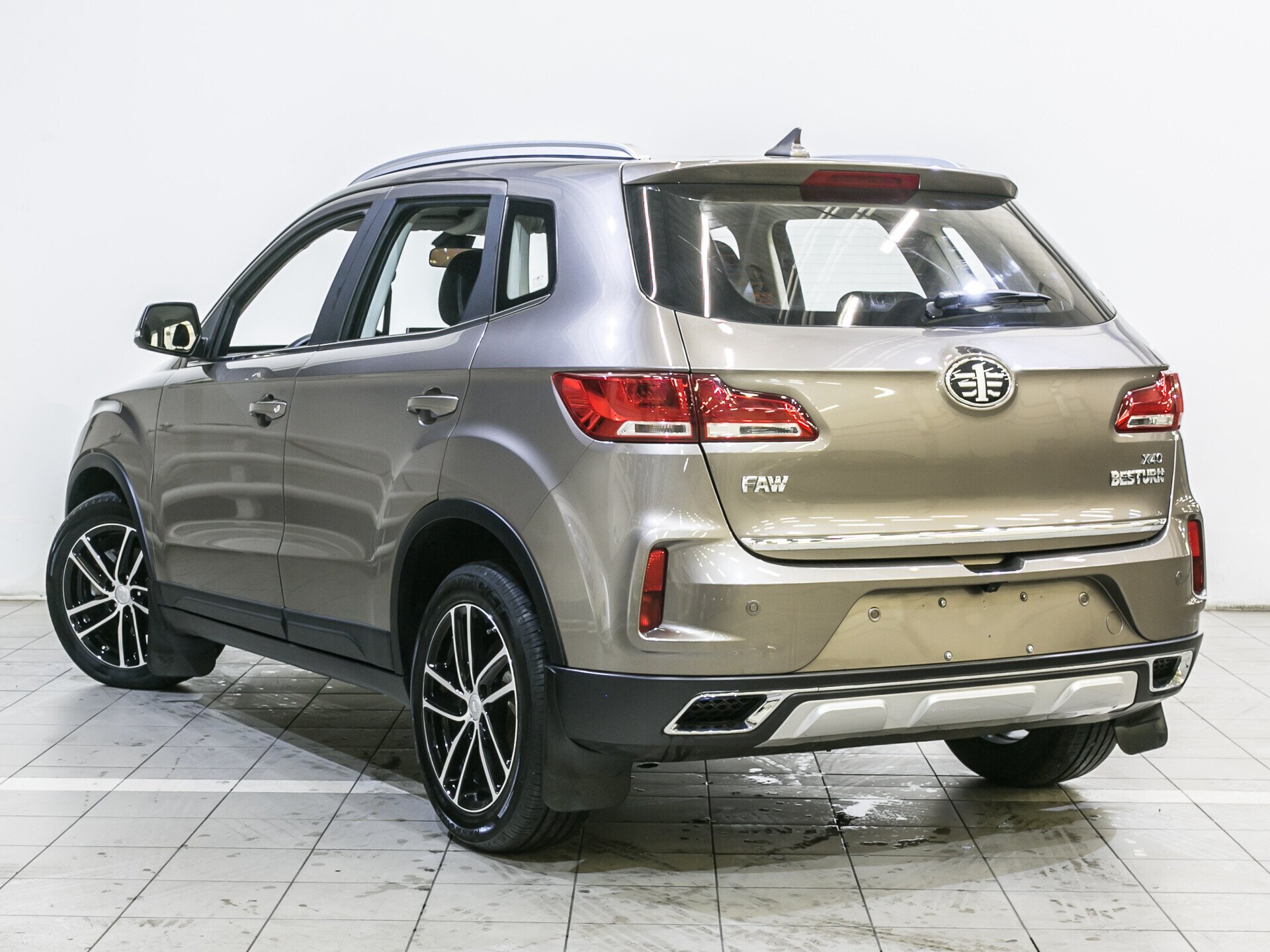 FAW Besturn X40, I 1.6 AT (108 л.с.)