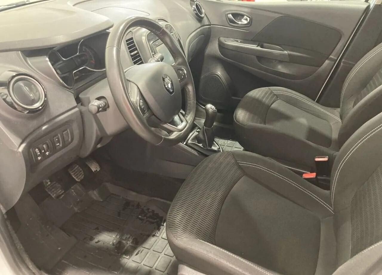 Renault Kaptur, I 1.6 MT (114 л.с.)