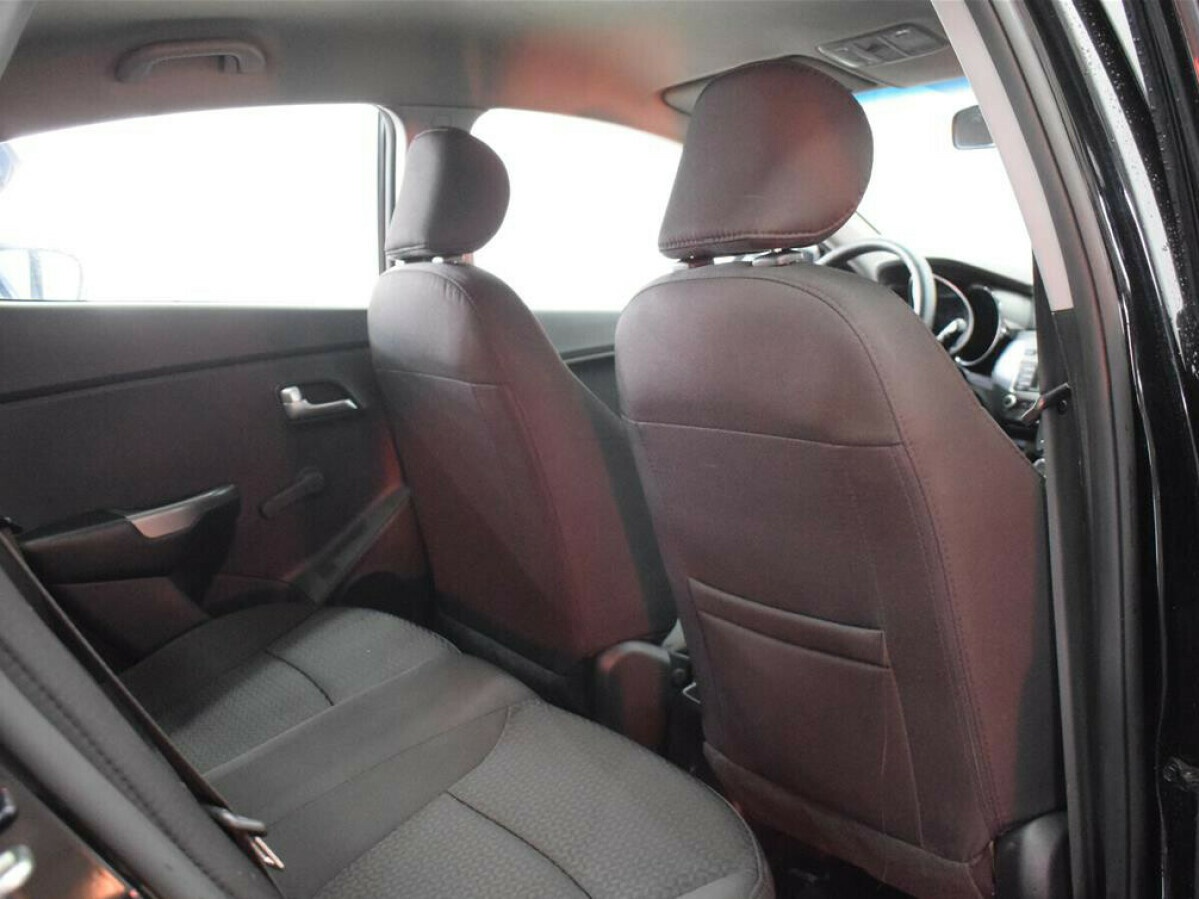 Kia Rio, III Рестайлинг 1.6 MT (123 л.с.)