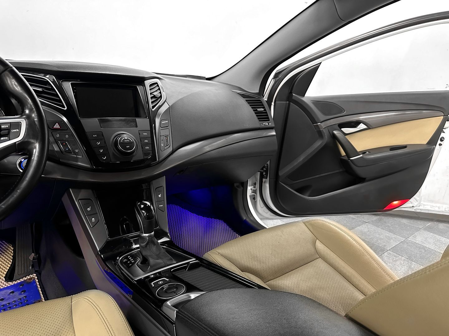 Hyundai i40, I 2.0 AT (150 л.с.)