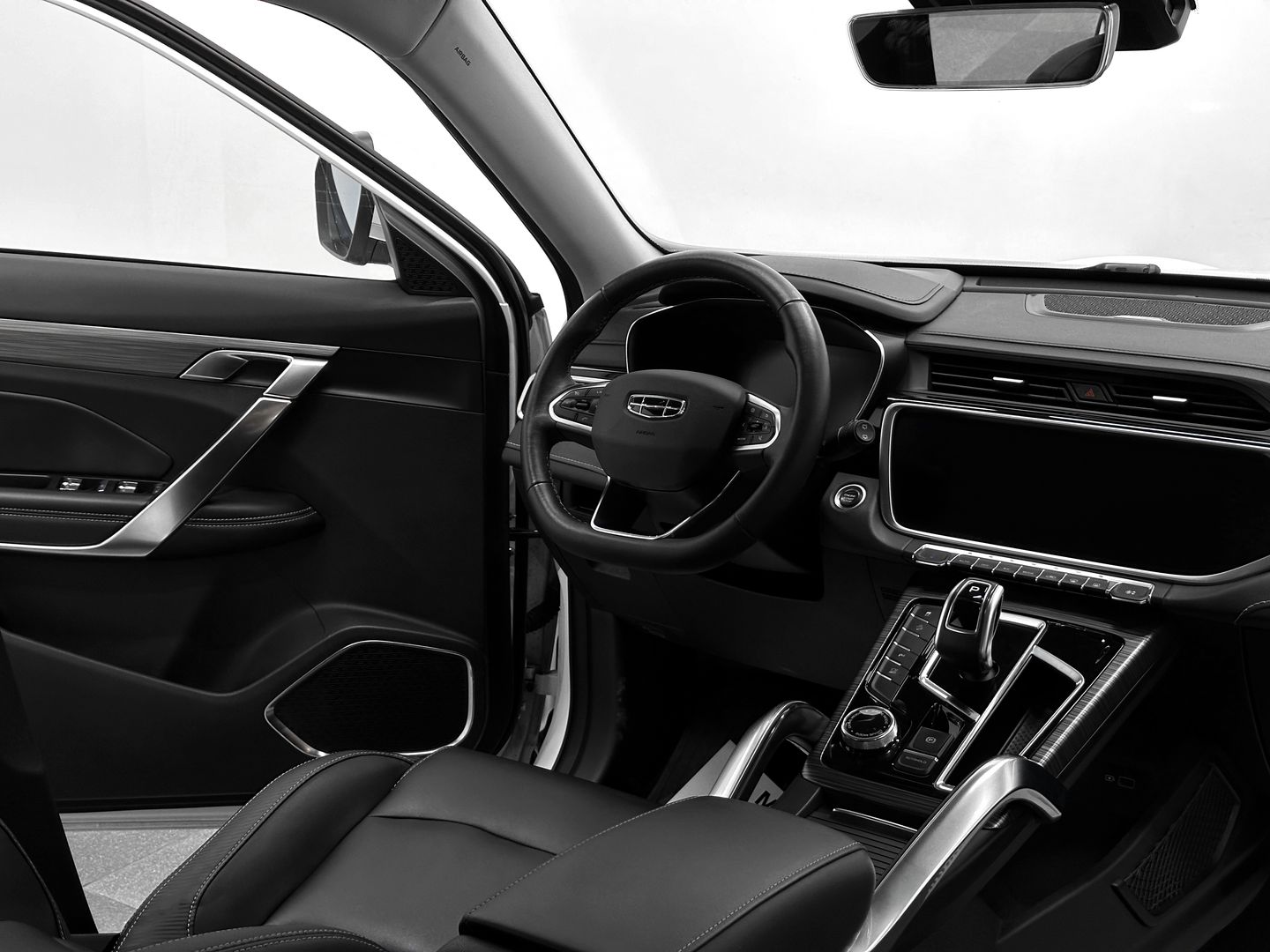 Geely Atlas Pro 1.5 AT (177 л.с.)