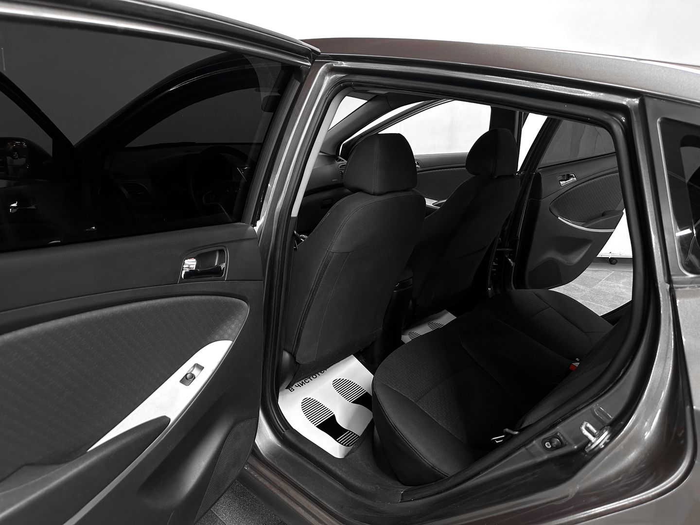 Hyundai Solaris, I 1.4 MT (107 л.с.)