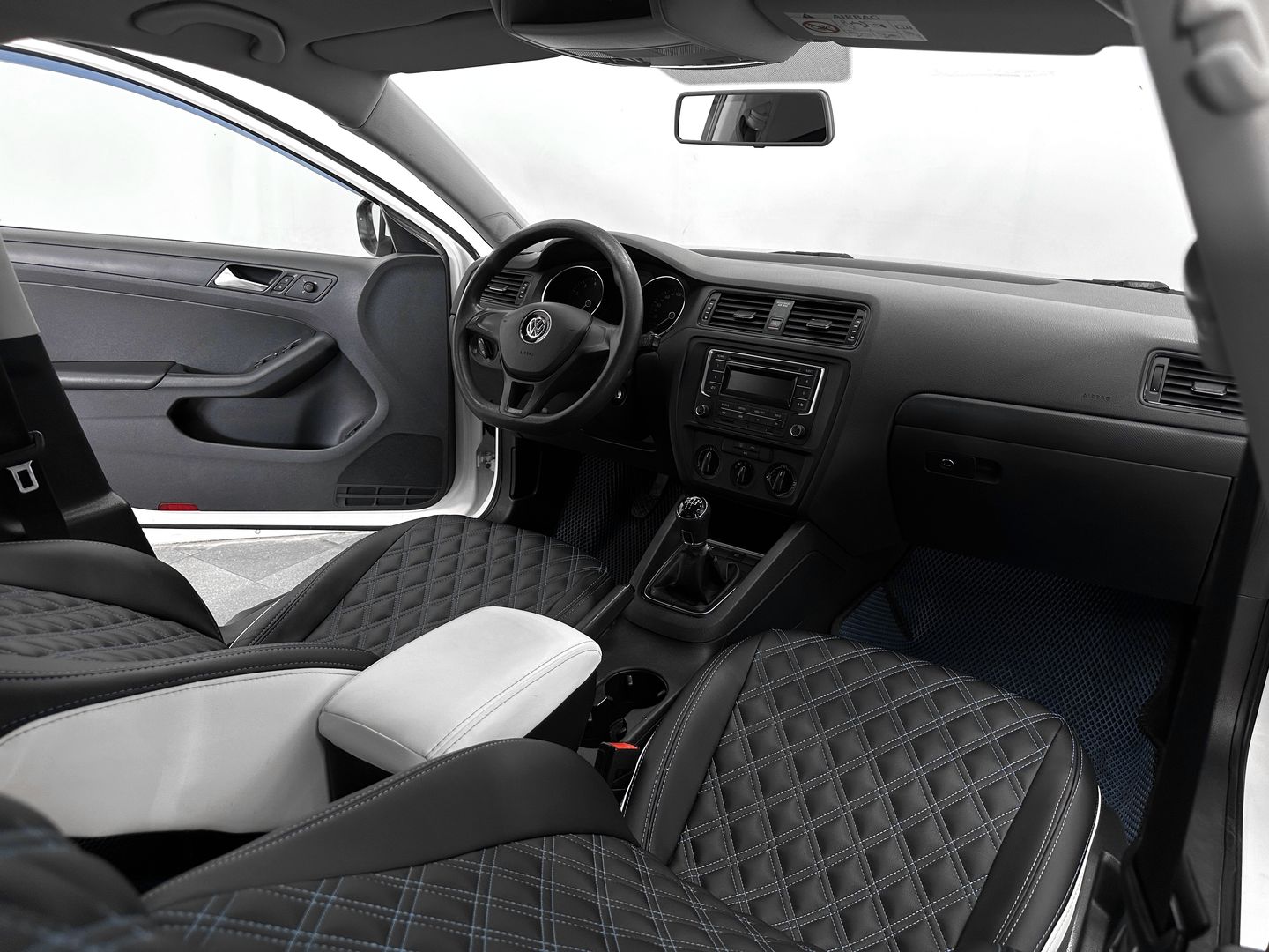 Volkswagen Jetta, VI Рестайлинг 1.6 MT (85 л.с.)