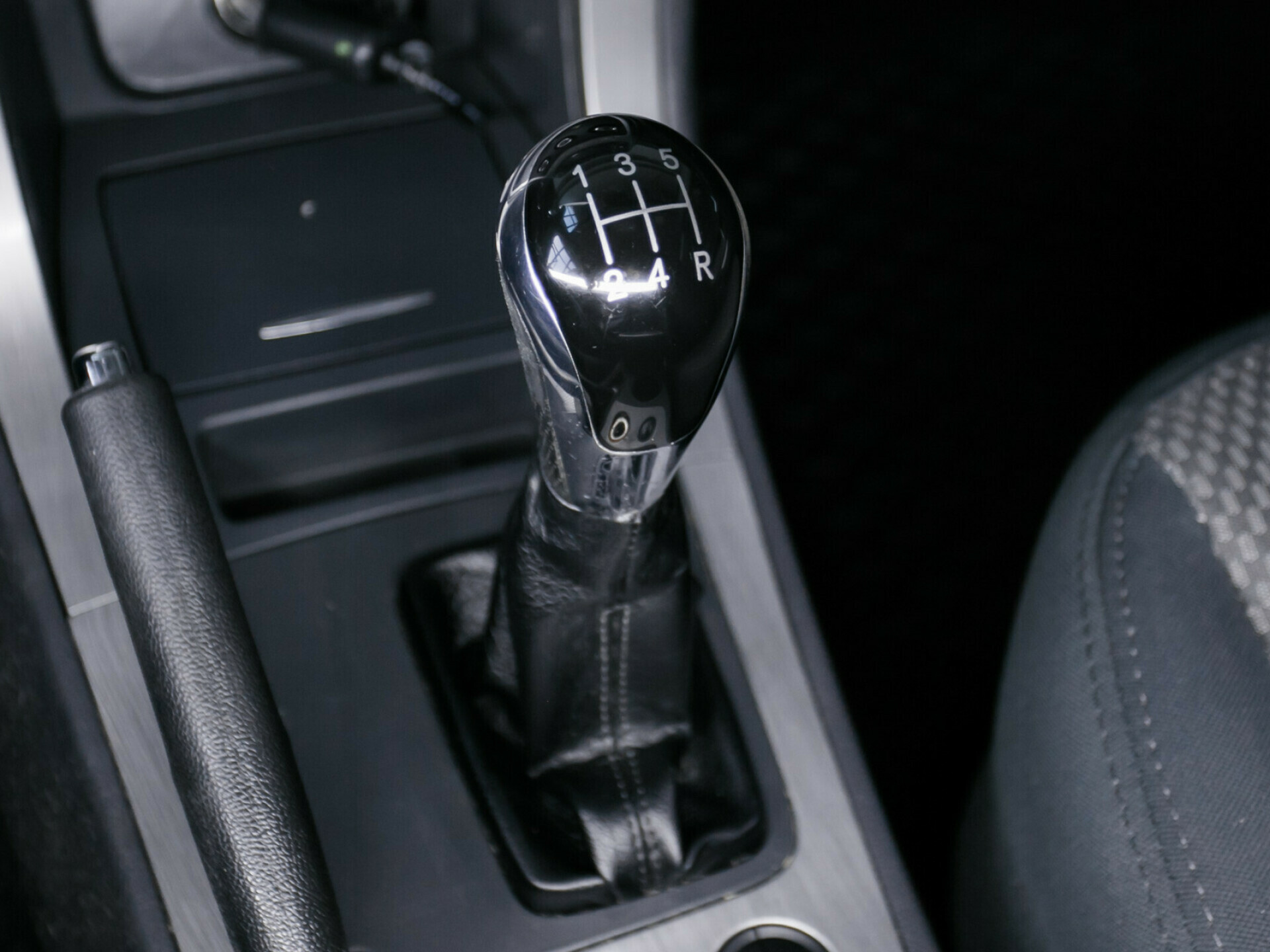 Geely Emgrand X7, I 2.0 MT (139 л.с.)