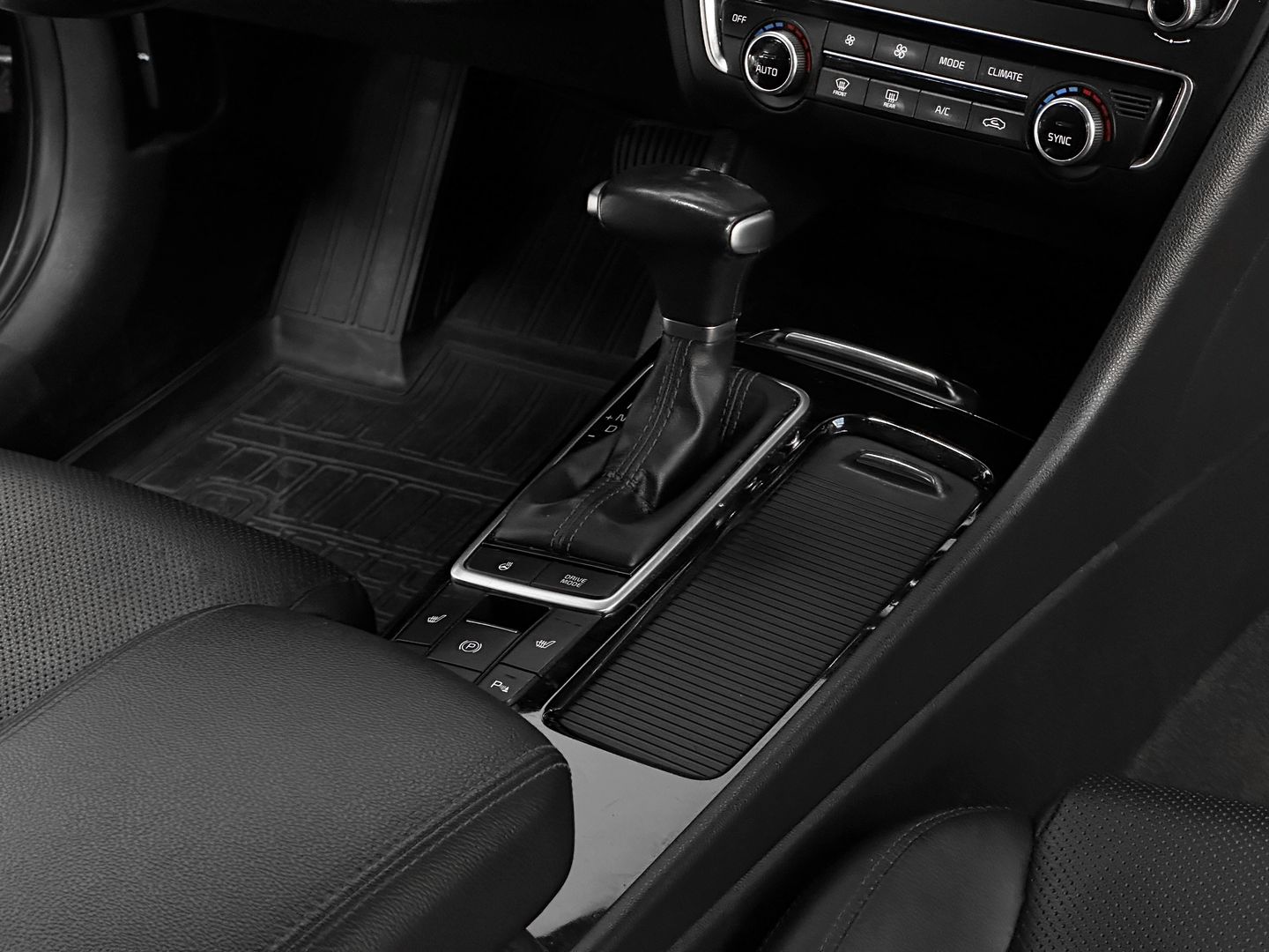 Kia Optima, IV 2.4 AT (188 л.с.)