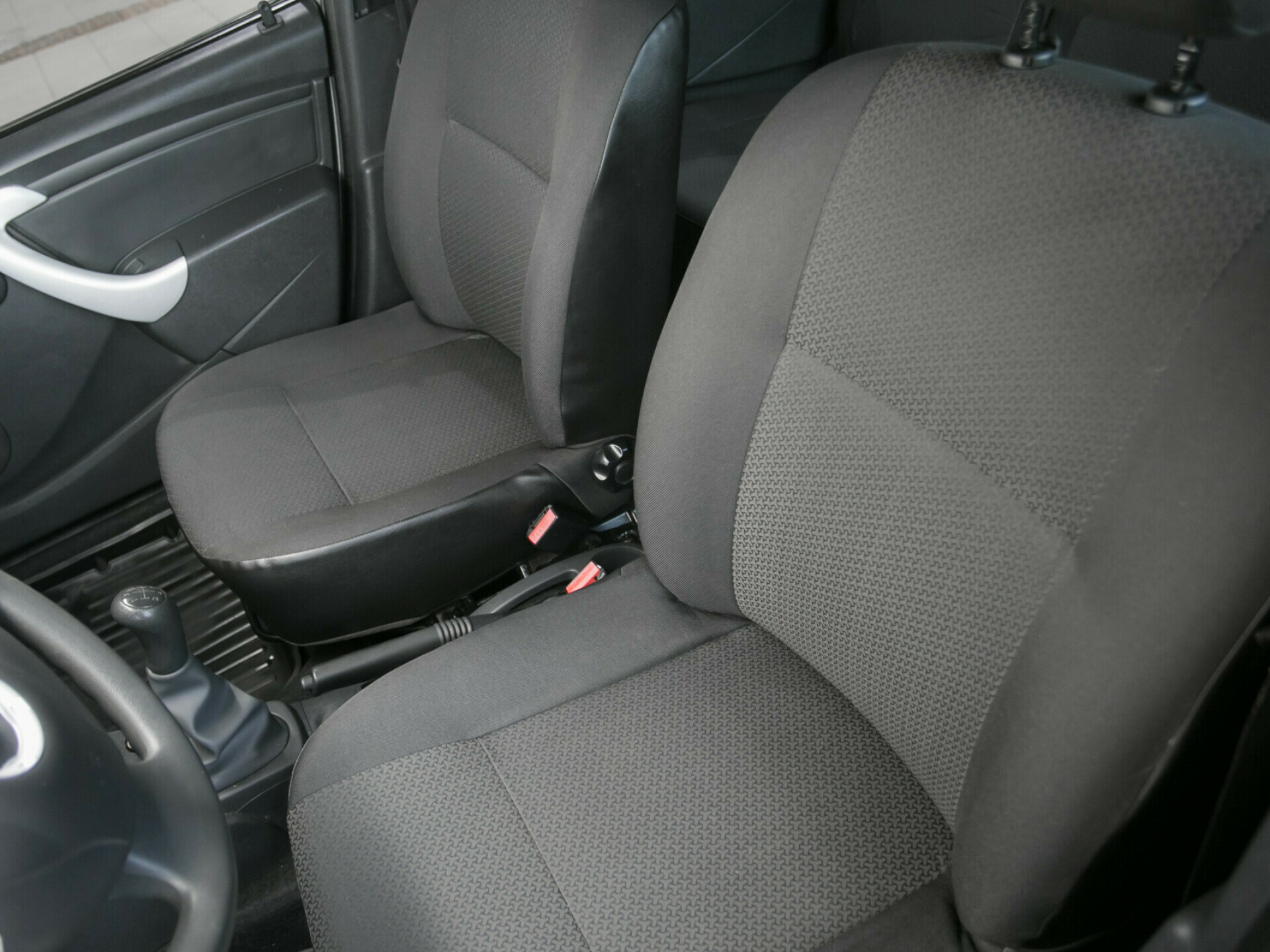 LADA (ВАЗ) Largus, I 1.6 MT (84 л.с.)