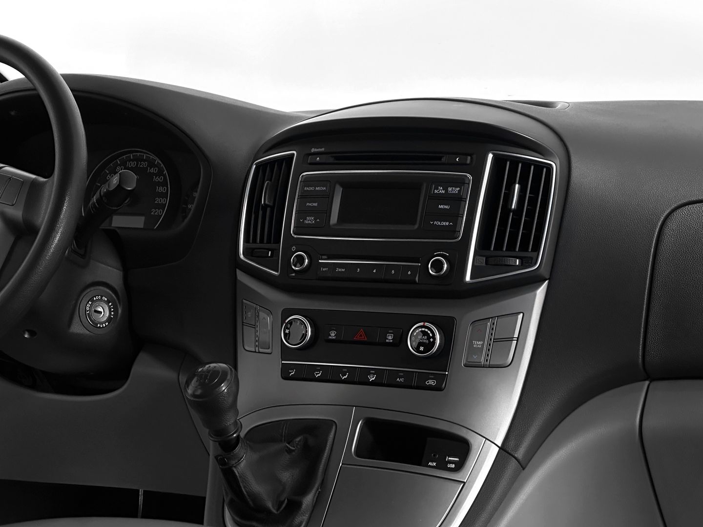 Hyundai H-1, II Рестайлинг 2.5d MT (116 л.с.)