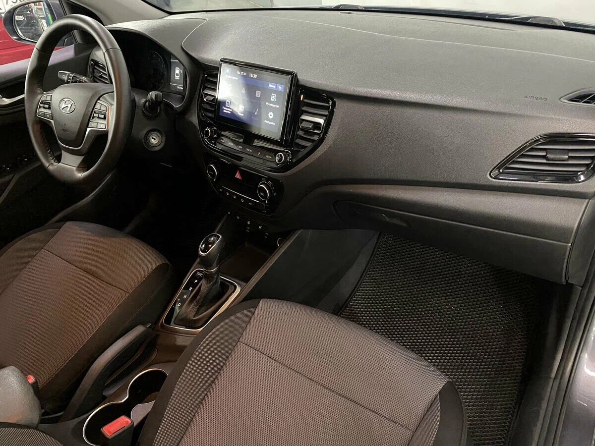 Hyundai Solaris, II Рестайлинг 1.6 AT (123 л.с.)