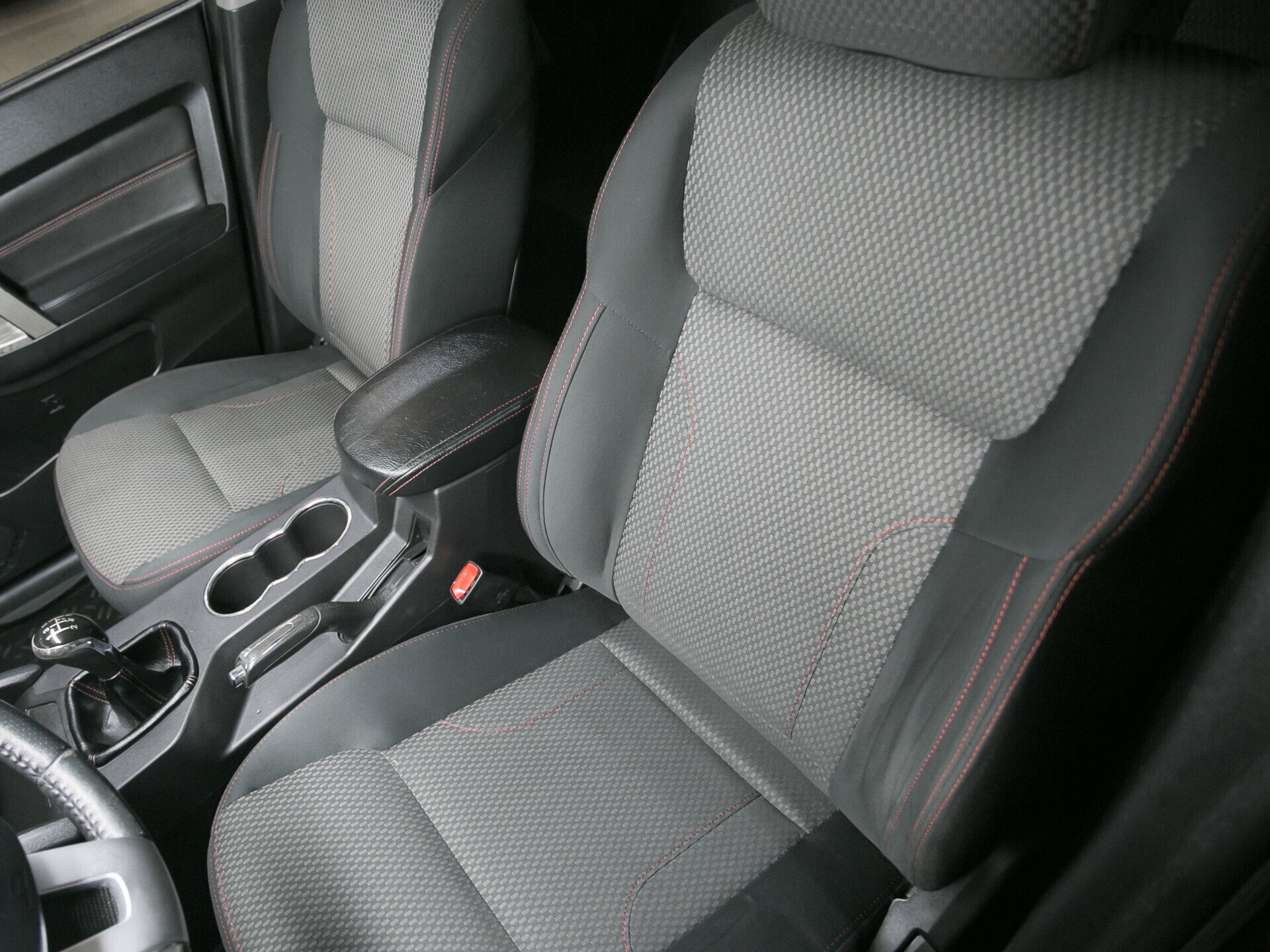 Geely Emgrand X7, I Рестайлинг 2.0 MT (140 л.с.)