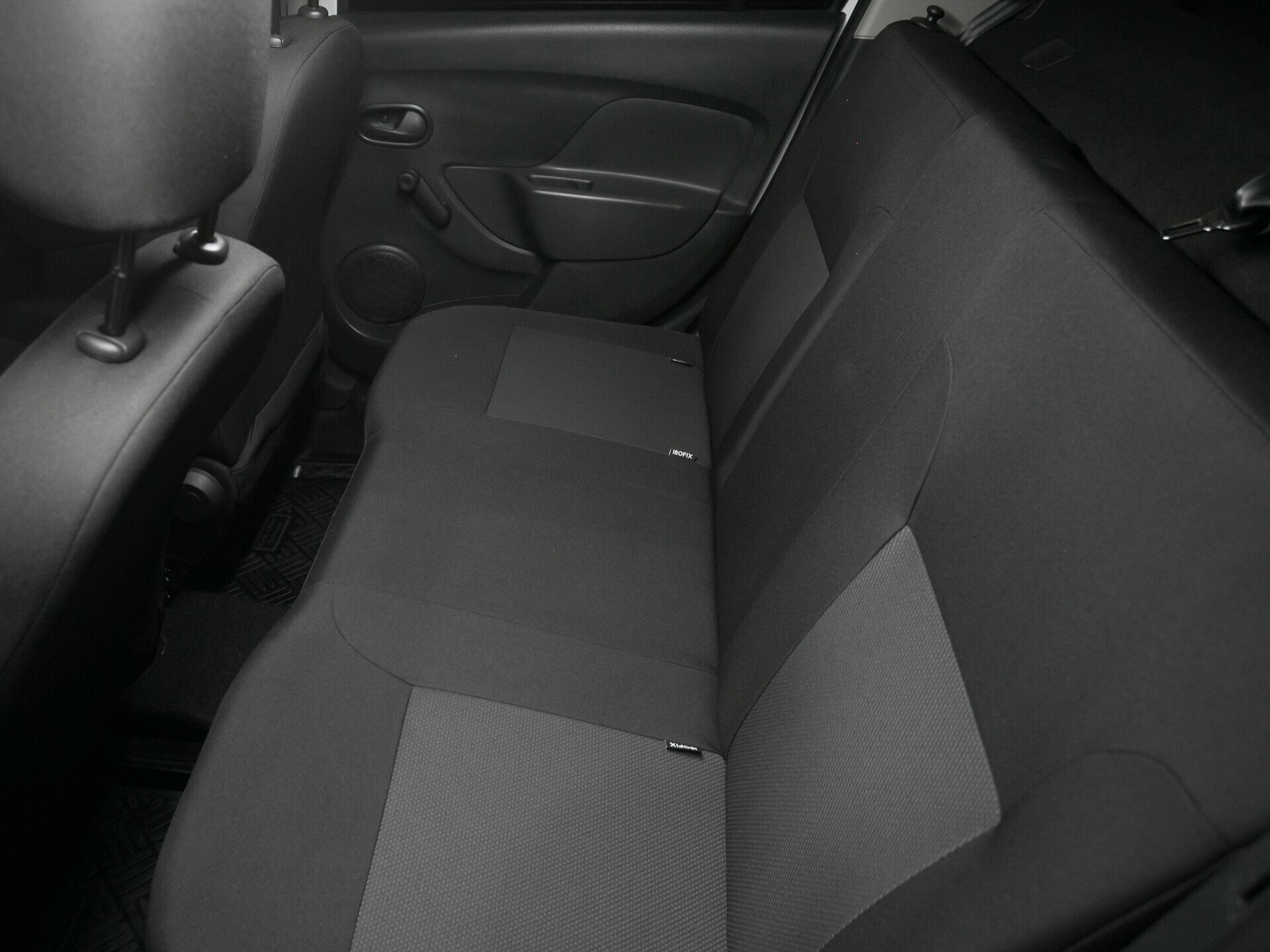 Renault Logan, II Рестайлинг 1.6 MT (82 л.с.)